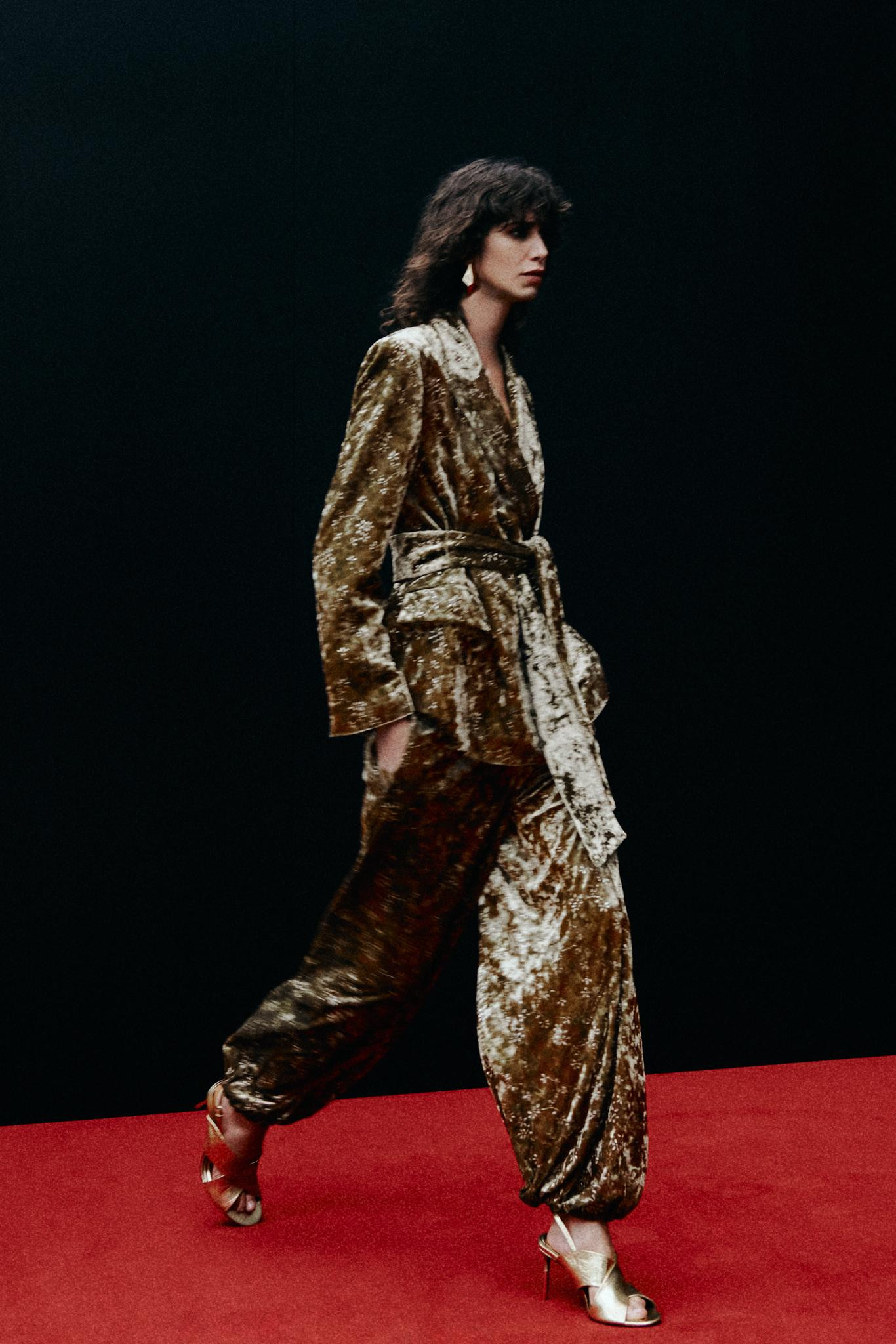 METALLIC THREAD VELVET BLAZER WITH BELT | Zara US