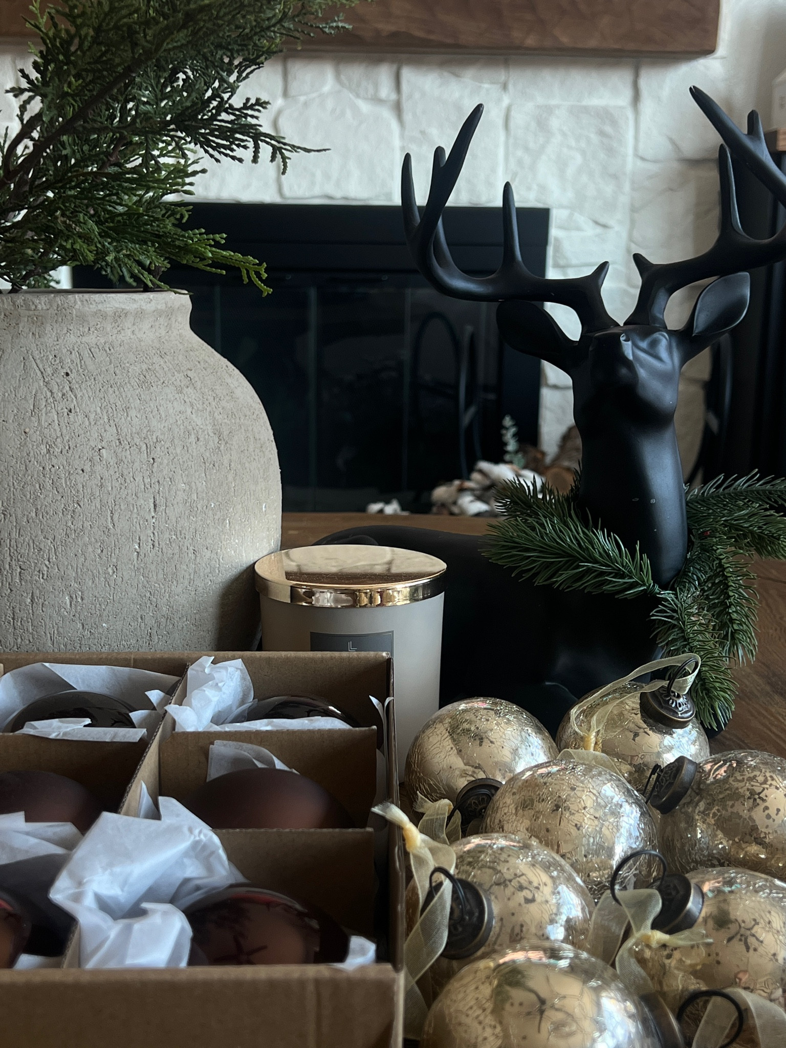 Moody Christmas vibes 2023 Brown, gold, black and all the wood tones🥰

#LTKSeasonal #LTKHoliday #LTKhome