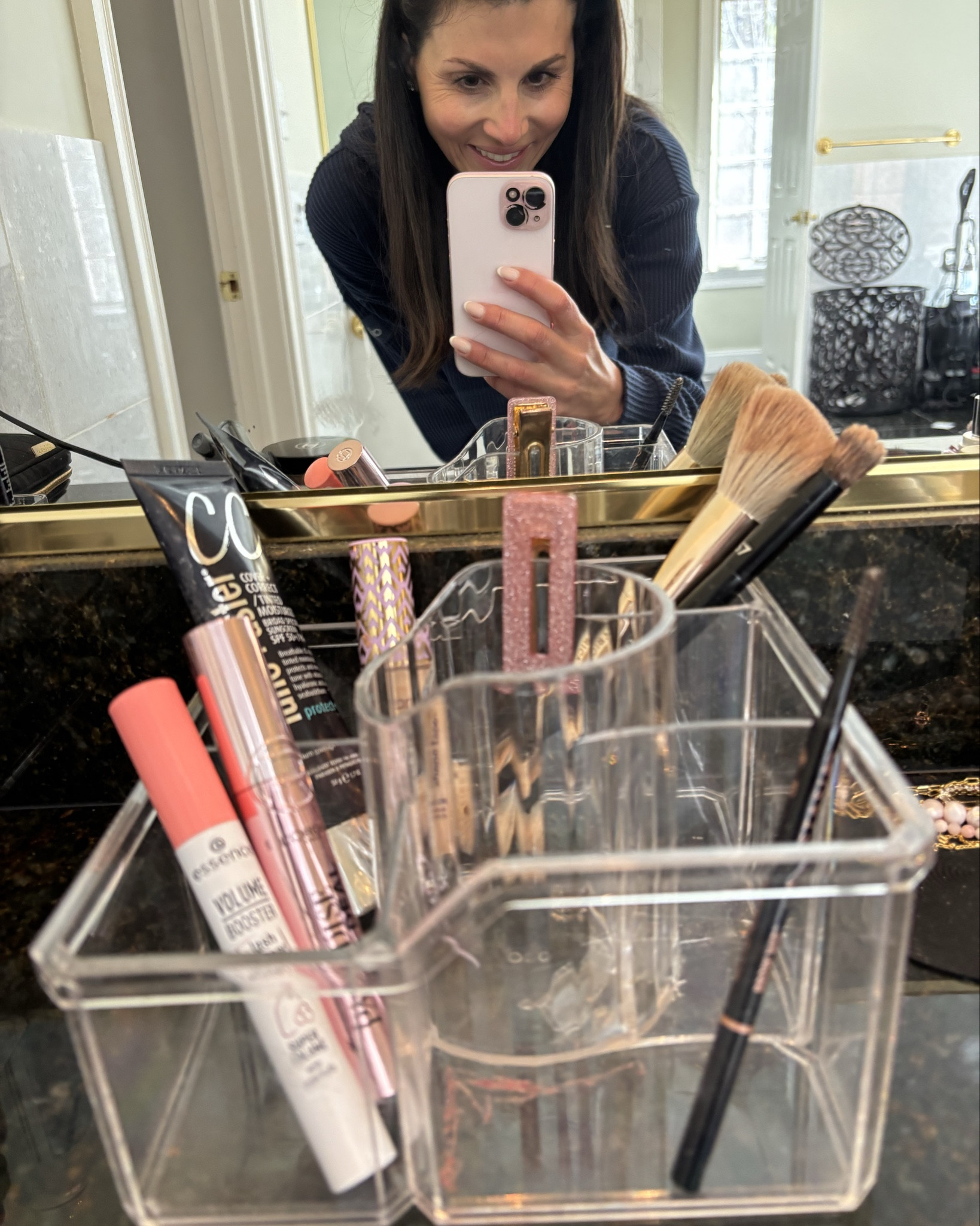 
My 5-Minute Beauty Hack ⏳✨

If you need a little routine to feel put together, this caddy is your new best friend! I keep everything I use daily in one place so I never skip a step (even when I’m short on time!).

Here’s what’s in my quick beauty lineup:
⭐️ Lune & Aster Tinted Moisturizer (Shade 1.5)
⭐️ L’Oréal Mascara + Essence Primer (the ultimate lash duo!)
⭐️ Anastasia Brow Pencil (Dark Brown)

I shared this easy hack on Pretty in Pink Again—because sometimes, all you need is 5 minutes to feel like you again!


#LTKBeauty #LTKFindsUnder100 #LTKStyleTip