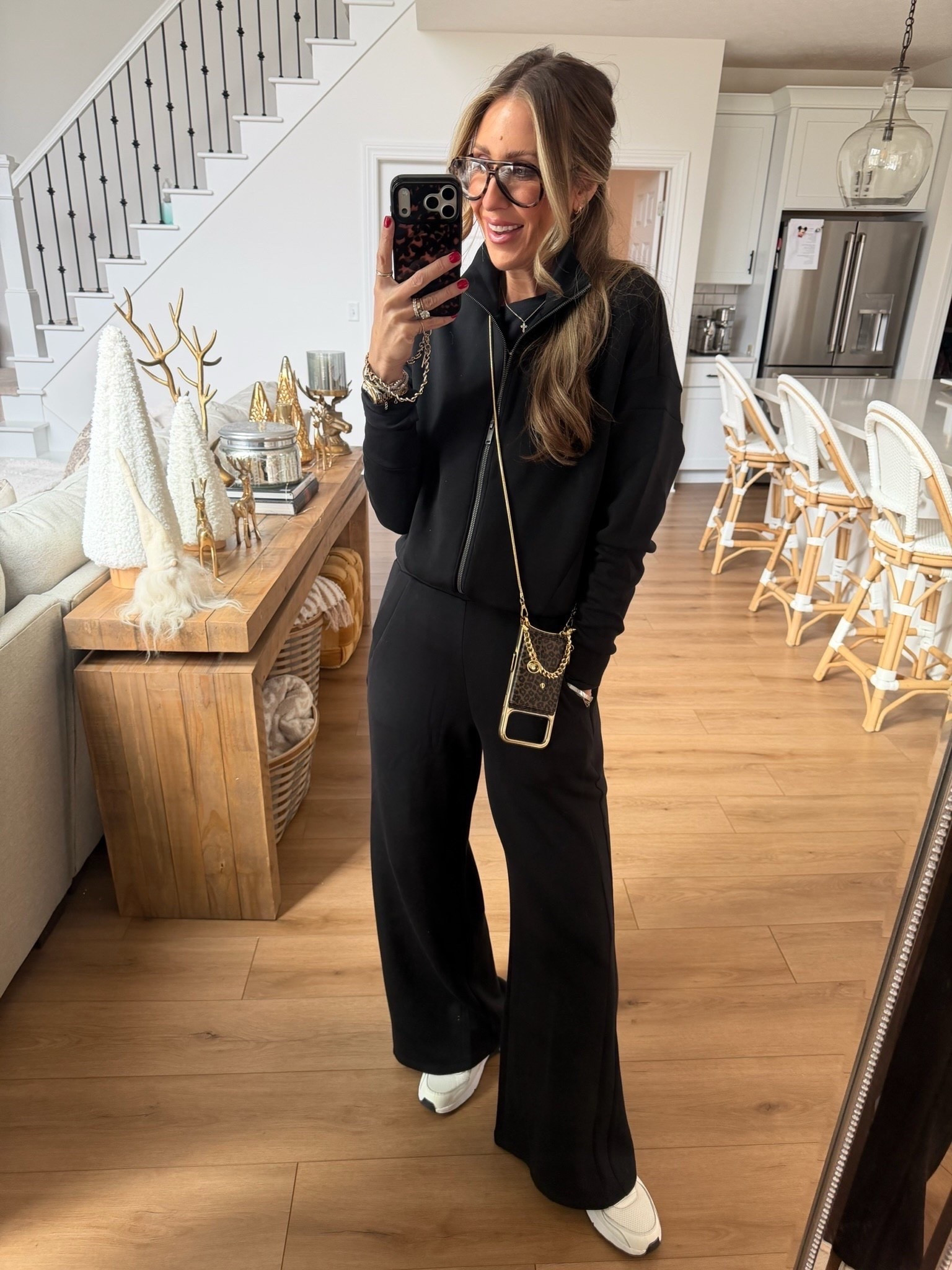 Loungewear, cozy winter outfit, travel outfit, crossbody phone case holder, gift ideas, themominstyle

#LTKootd #LTKmomlife #LTKSeasonal