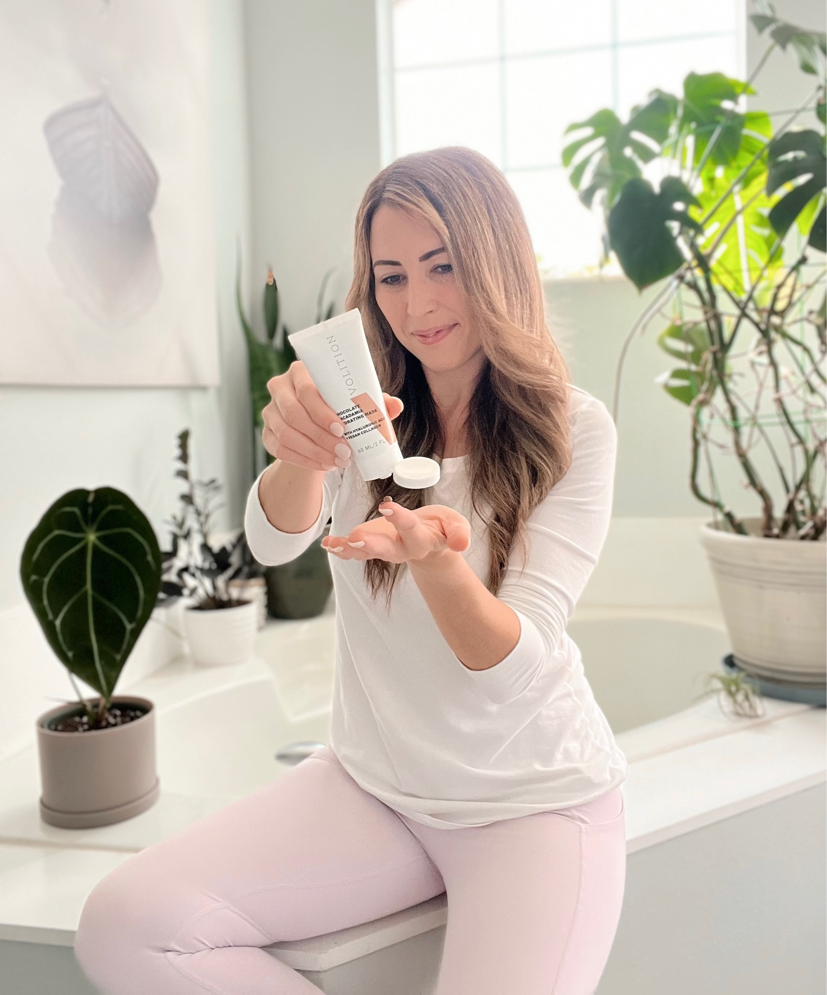  Are you looking for a product that hydrates and nourishes your skin while also adding a plumping and firming effect? Oh and it smells 100% like dessert! 🤩🍫❤️

Check out the new Chocolate Macadamia Hydrating Mask from  @volitionbeauty !  The antioxidant pair of nourishing ingredients in this clean, intensively hydrating mask replenishes lost moisture, and smooths uneven skin texture while delivering a plumping and firming effect. 

#LTKFind #LTKunder50 #LTKBeautySale