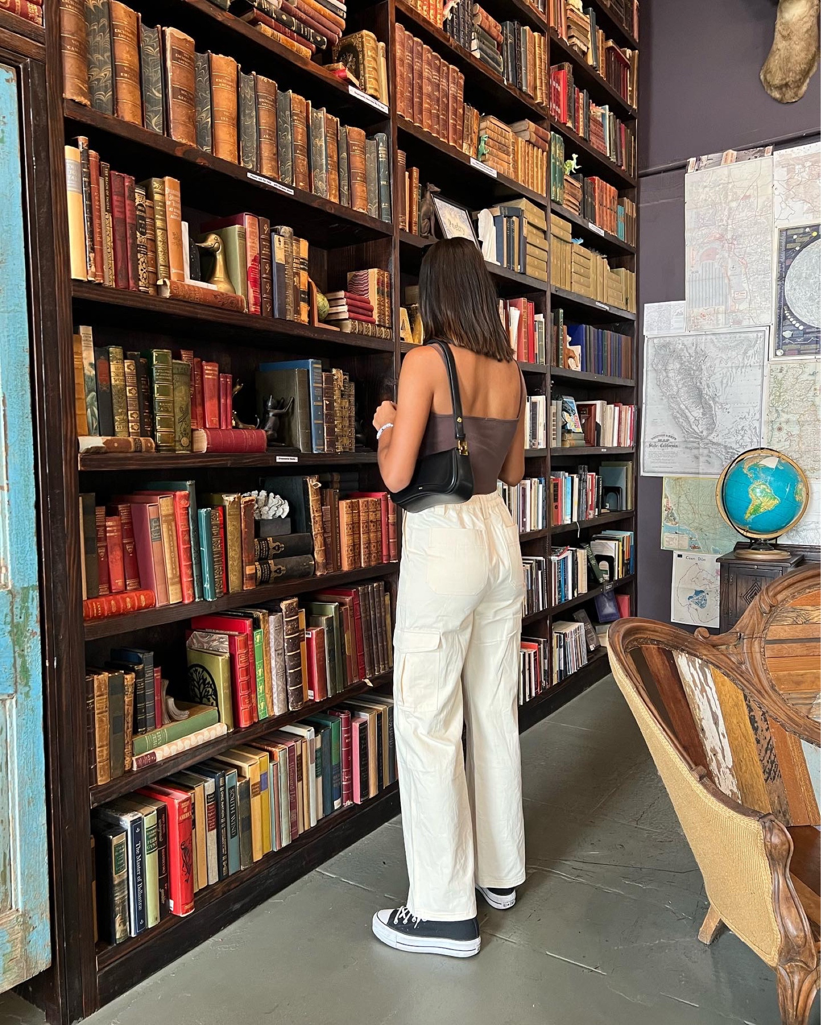 book store outfit 🤎

*wearing size 4 top 