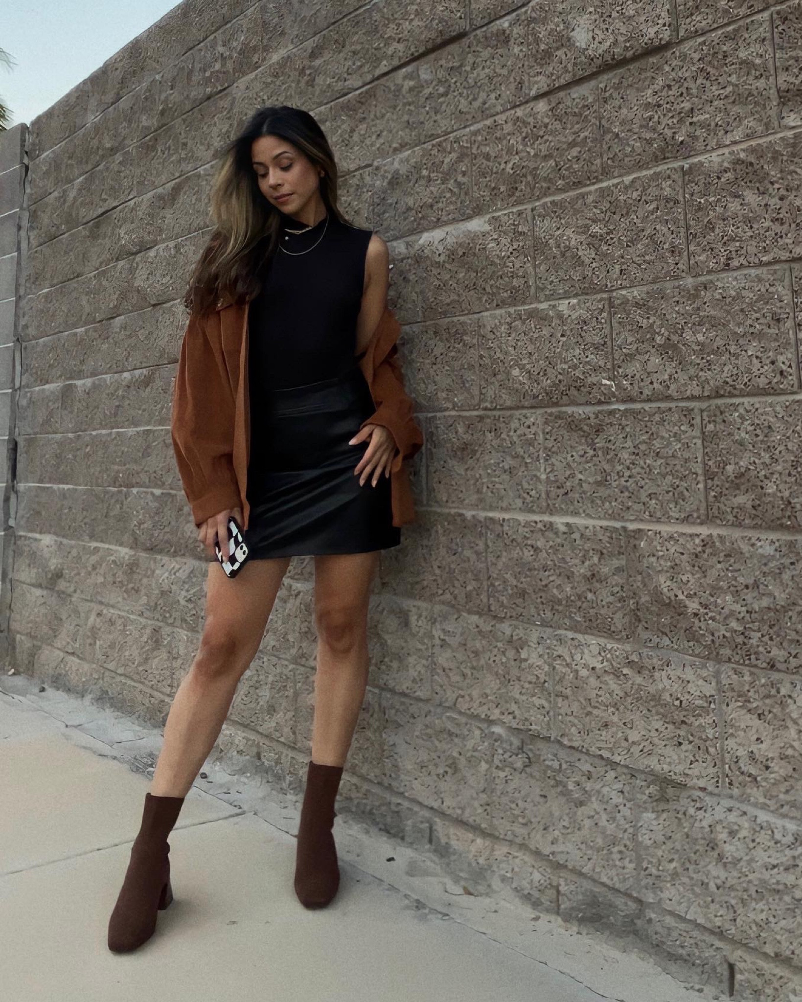 Black and brown casual outfit look🤎 perfect for transitional weather 

#LTKSeasonal #LTKstyletip #LTKfit