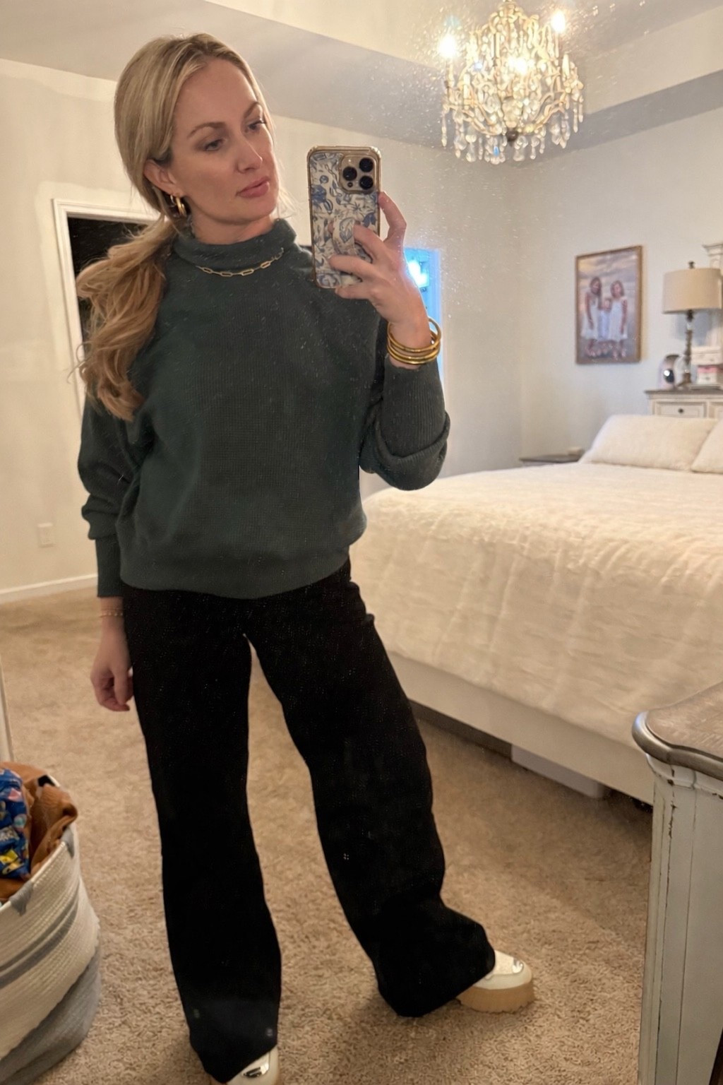 I always forget to take a picture in this top, but these are truly my favorite tops right now. They are sooo incredibly soft! I’ve also got the matching jogger pants as well, but needed to dress it up a little tonight for a little school Christmas program. ❤️



#LTKActive #LTKGiftGuide #LTKmomlife