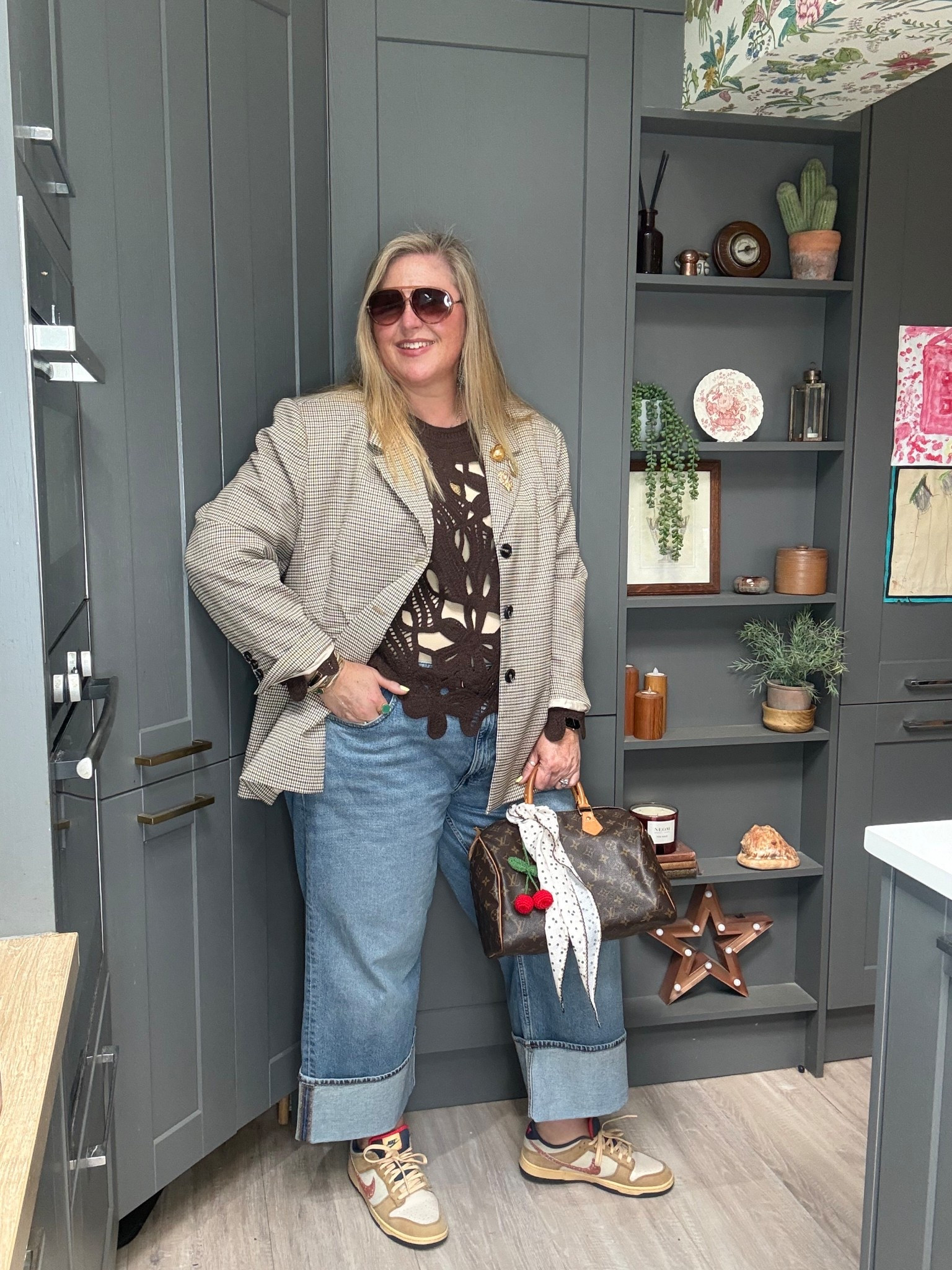 Blazer, crochet top, turn up jeans, sand trainers, brown bag, sunglasses 

#LTKjeans #LTKplussize #LTKspring