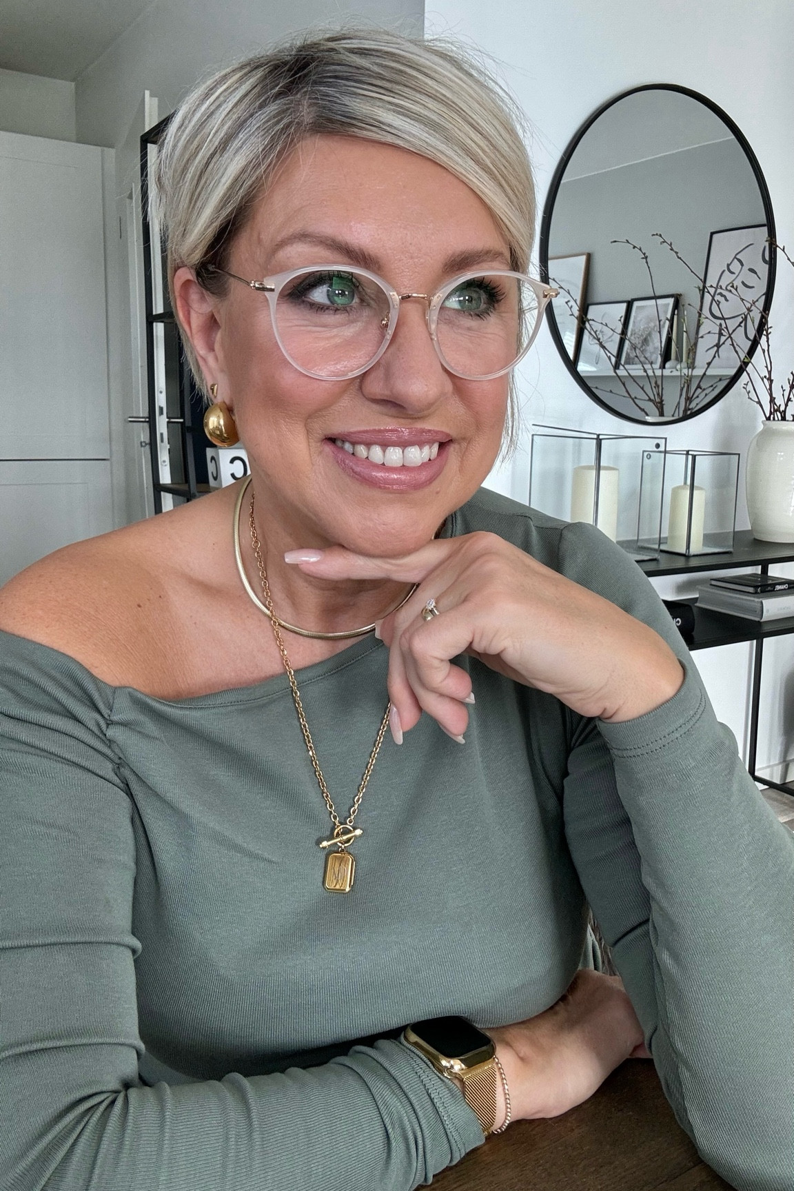 Meine Brille 

#LTKworkwear #LTKover40 #LTKfindsunder100