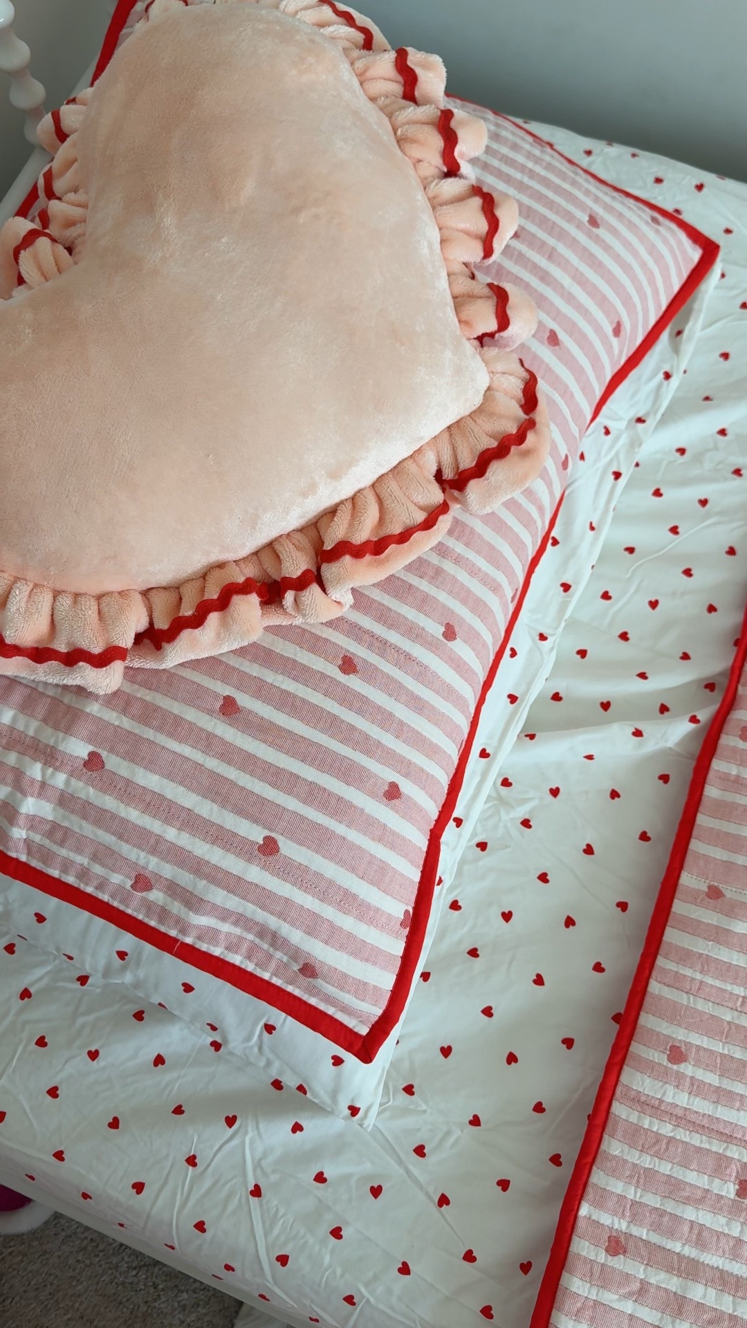 Heart eyes for this Valentine’s Day kids bedding at Target 💘 So cute, festive, and perfect for adding a little love to their room without going over the top. Kids-approved and mom-approved ✨

#ValentinesDayDecor #KidsRoomDecor #TargetFinds #TargetHome #KidsBedding #SeasonalDecor #MomFinds #AffordableHome #KidsRoomInspo #ValentinesDayVibes 

#LTKFindsUnder50 #LTKKids #LTKHome