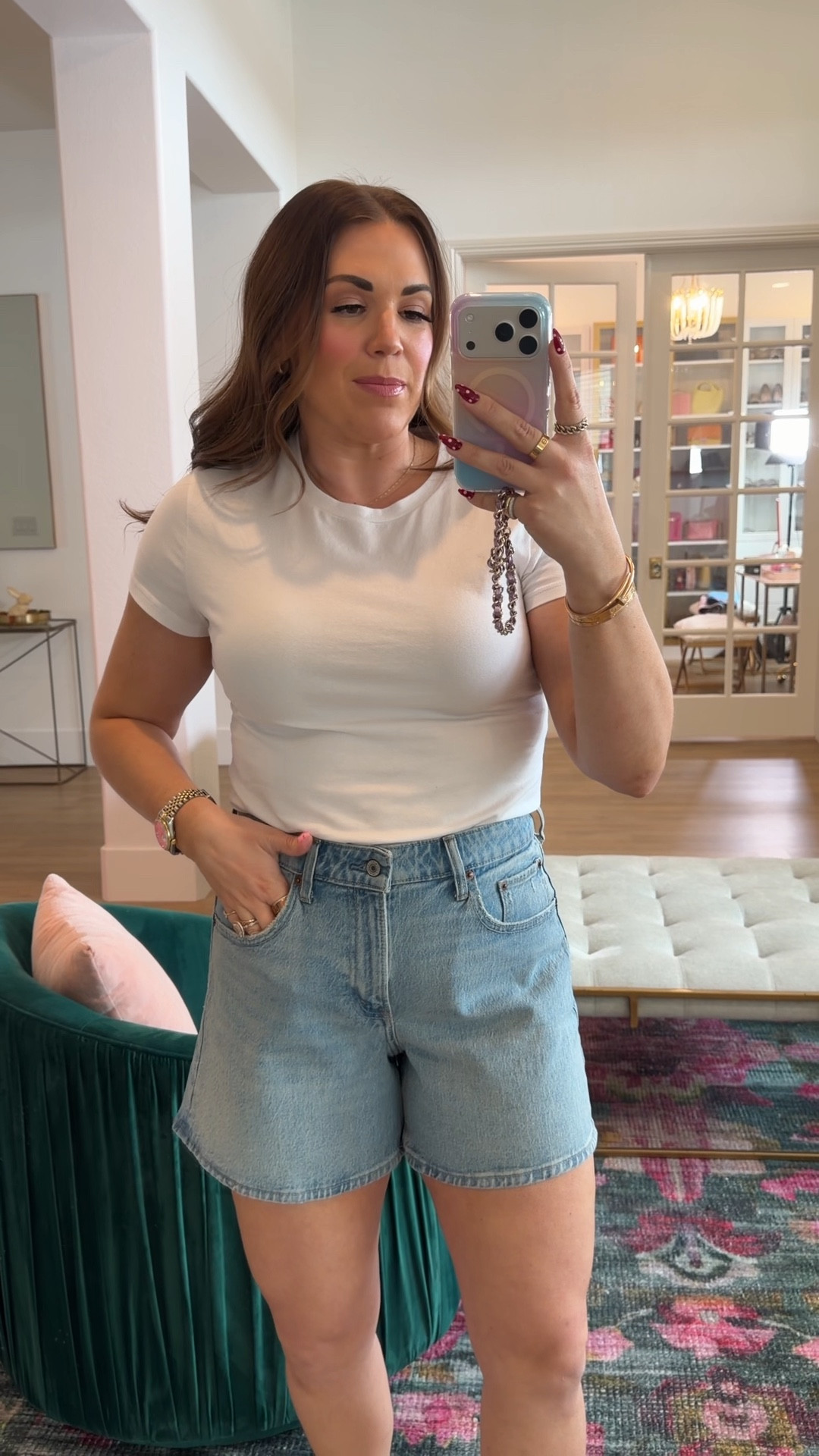 curvy midsize spring denim short look! wearing size 30 in shorts and large in white tee 

20% off in the AF app with code AF20

#LTKMidsize #LTKSaleAlert #LTKSeasonal