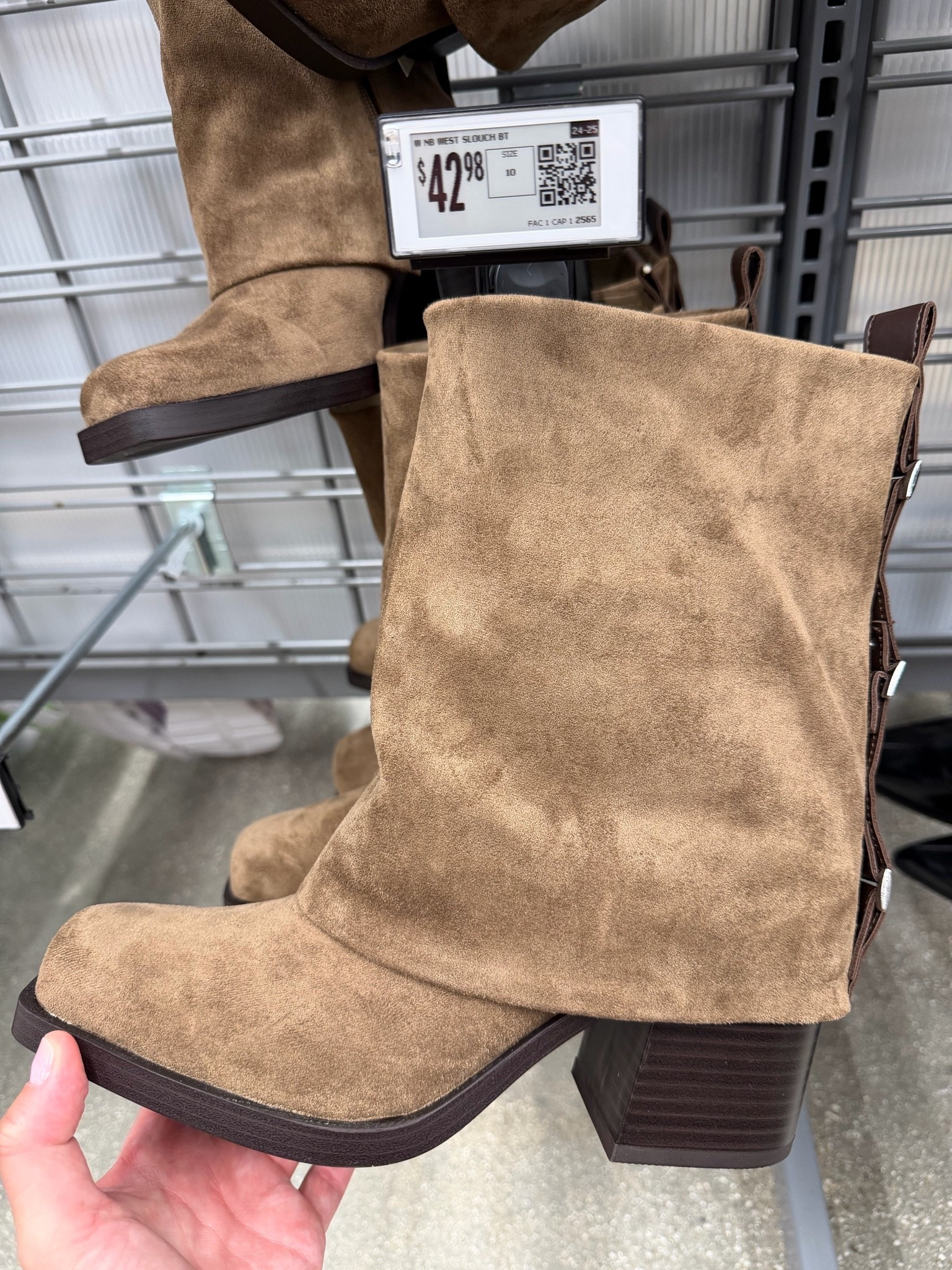 Walmart boots

#LTKSeasonal #LTKootd #LTKMidsize