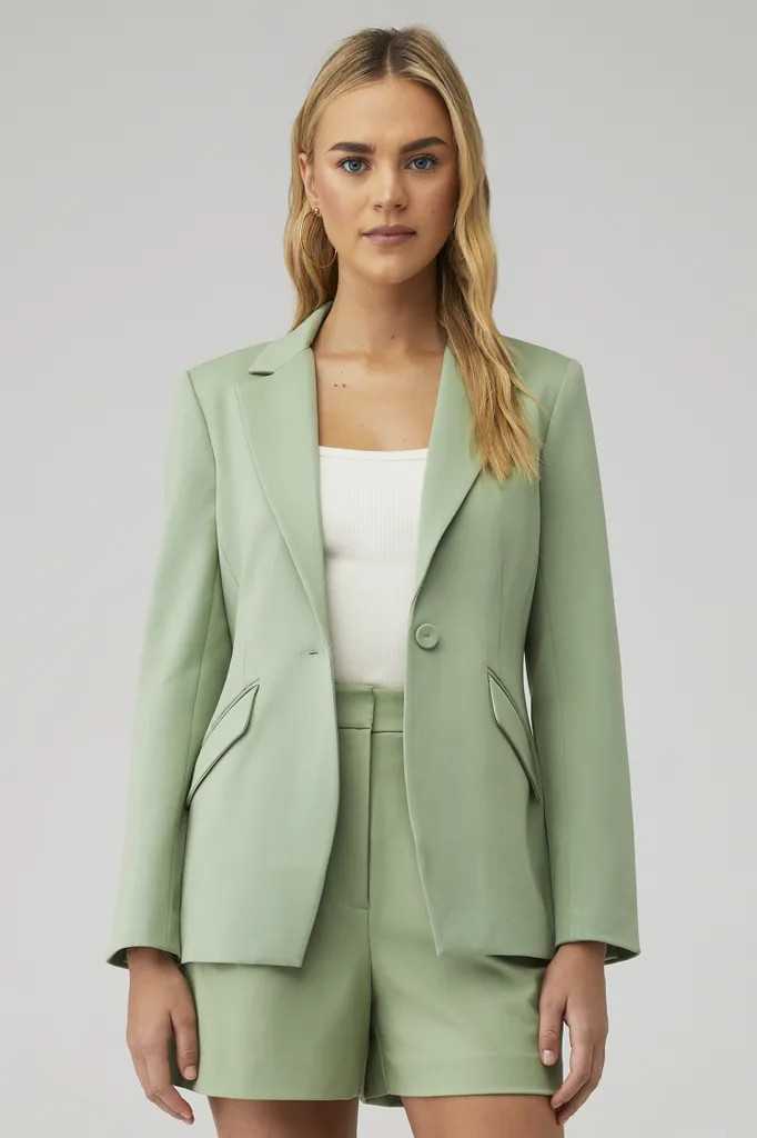 THE FAVORITE BLAZER | FashionPass