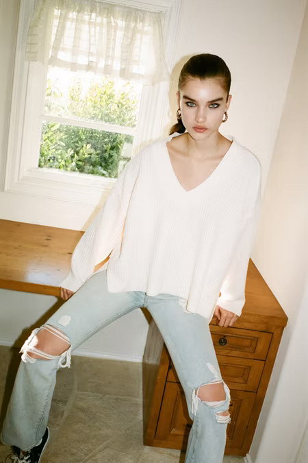 UO Kingston Chenille V-Neck Sweater | Urban Outfitters (US and RoW)