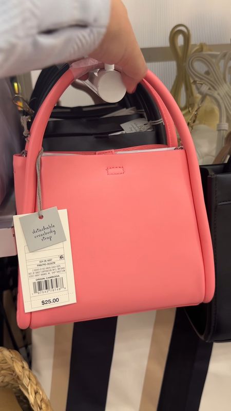 5 super cute bags at Target ! 

#LTKVideo #LTKitbag #LTKSeasonal