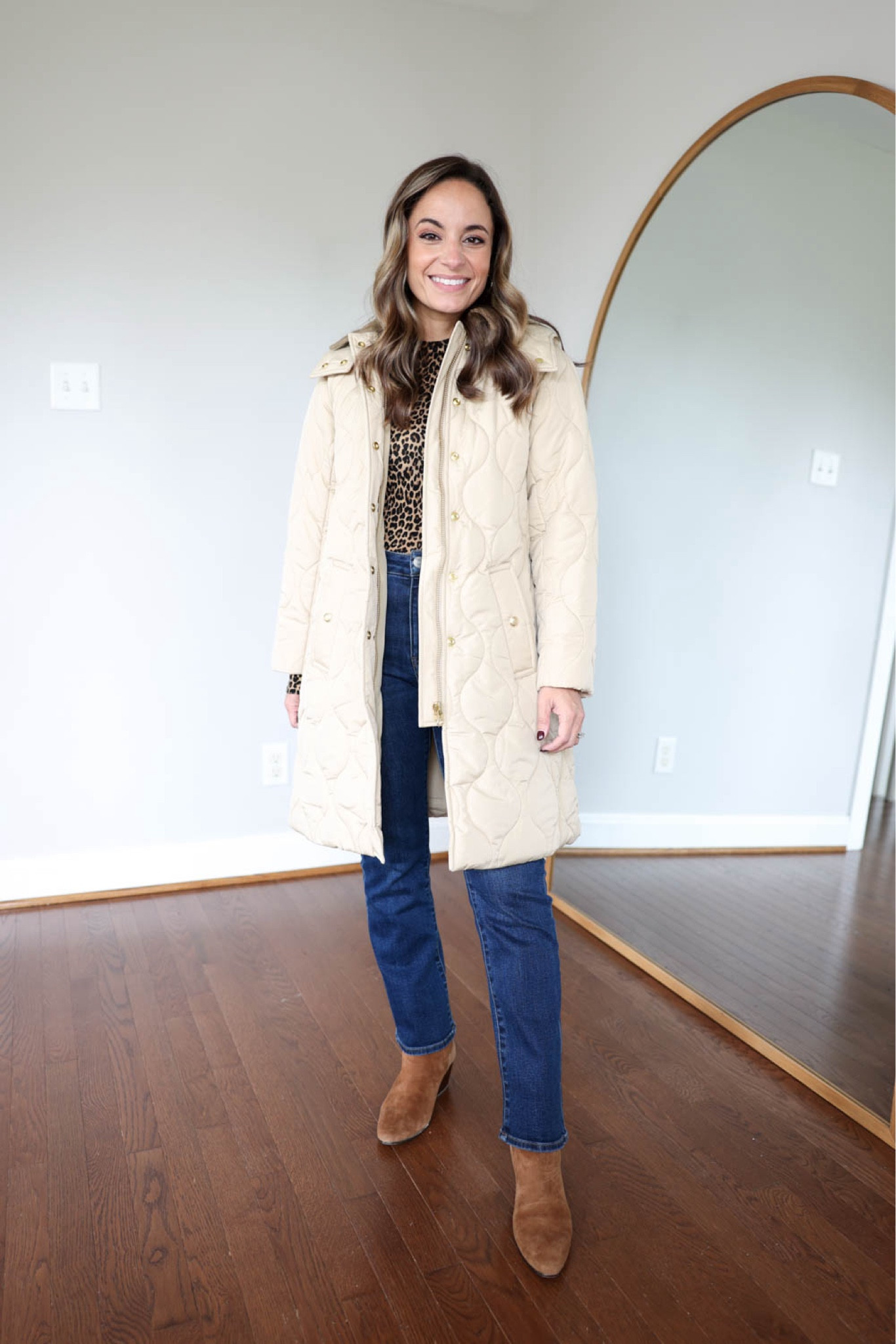 2024 fall casual capsule series: dark wash jeans! 

Leopard sweater (j.crew): xxs 
Puffer coat (j.crew): petite xxs 
White t-shirt (gap): xxs 
Dark wash jeans (quince): 24, 26” inseam 
Tan bag is from Polene, the un nano in textured tan (unable to link it)

My measurements for reference: 4’10” 105lbs bust, waist, hips 32”, 24”, 35” size 5 shoe. 25” inseam measurement to my ankle bone.


#LTKSeasonal #LTKFallSale