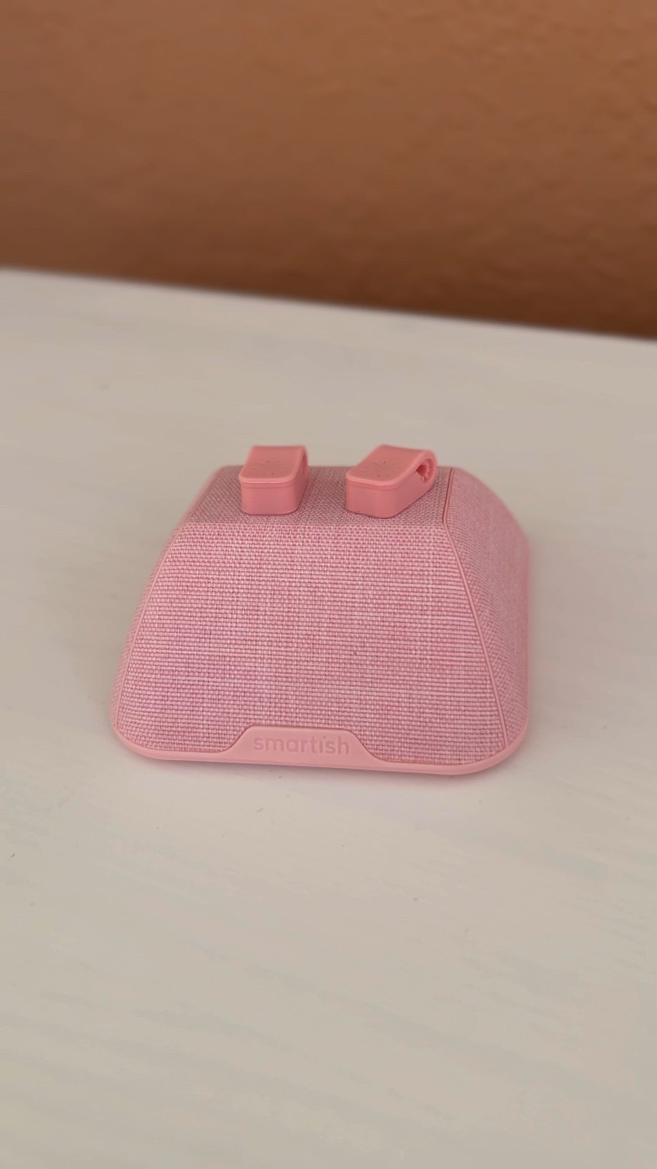 This cable wrangler by smartish lets you organize your charging cables so that they stay put! It's magnetic and has a grippy bottom, no adhesives so it won't ruin your dresser or nightstand. I highly recommend this! 

#founditonamazon #amazonhomefinds 

#LTKhome #LTKU #LTKVideo