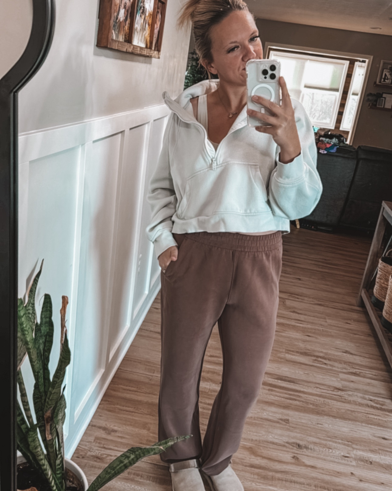 THE BEST casual fit. Neutral girlies unite! 


🤎🧦
#crzyyoga #casual #everydayoutfit #sweats #quarterzip #errandsfashion

#LTKSaleAlert #LTKCyberWeek #LTKGiftGuide