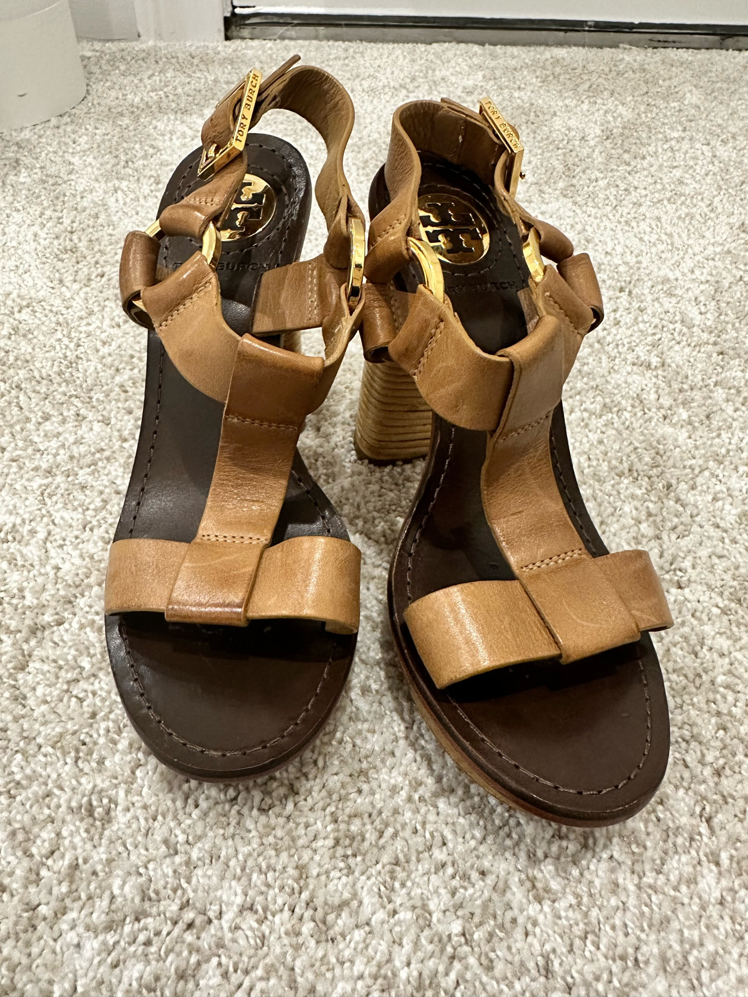 Tory Burch sandals. Size 5.5 

#LTKshoecrush #LTKstyletip #LTKfindsunder50
