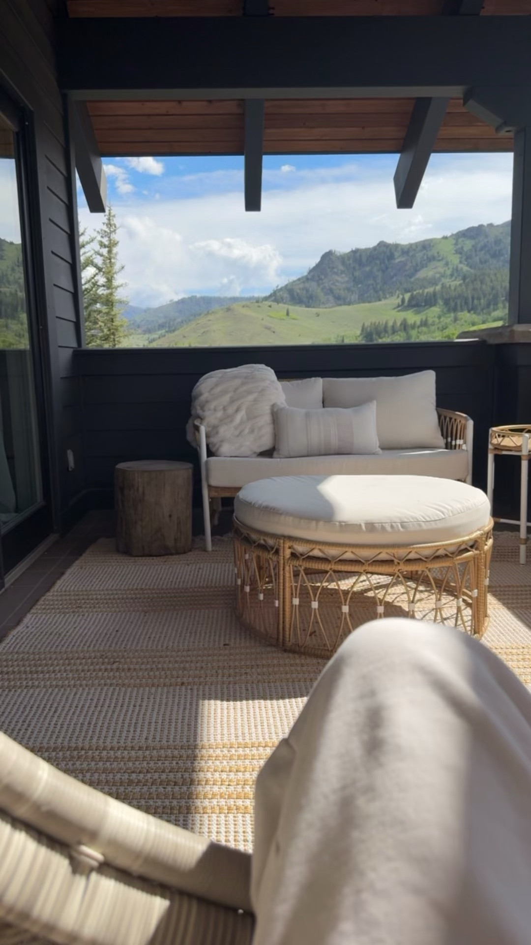 Outdoor patio furniture setup from
Walmart ☀️👏🏻

Home
Decor

#LTKHome