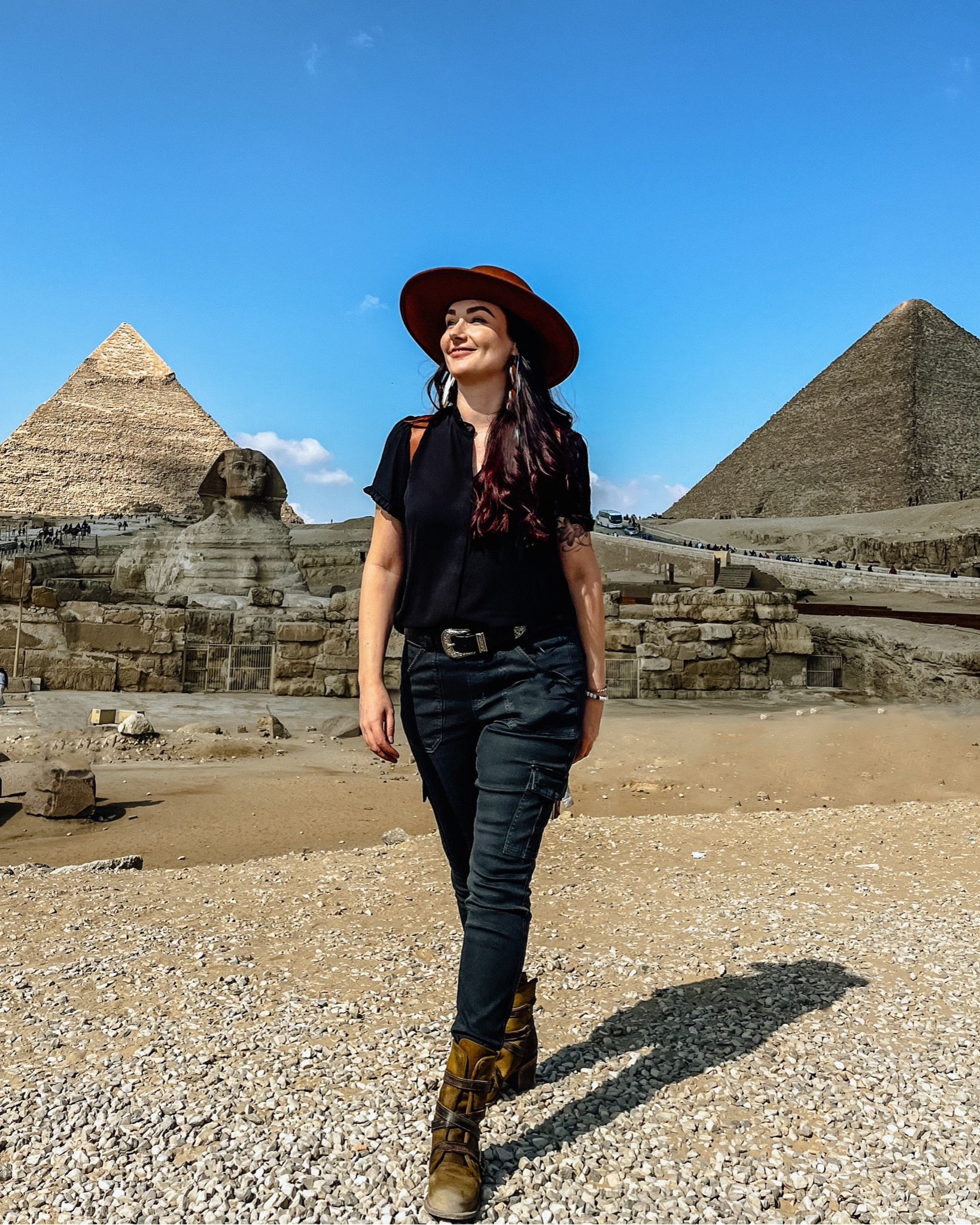 Desert explorer outfit! Skinny fit cargo pants, comfortable leather boots, and a loose fit blouse. Complete the look with felt wide brimmed hat, black western belt, and vintage backpack. 