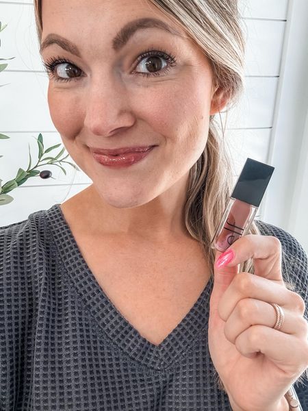 e.l.f. does it again!!!👏🏼 This $8 lip oil is so so similar to Dior's $40 lip oil or Summer Friday's $26 lip oil! Down to the cloud-like applicator. I always go for the darker shades since the colors are so subtle. This is the "honey talks" shade!

amazon finds, amazon beauty, makeup favorites, lip gloss favorites, makeup essentials, beauty essentials, everyday makeup

#LTKxelfCosmetics #LTKBeauty #LTKStyleTip