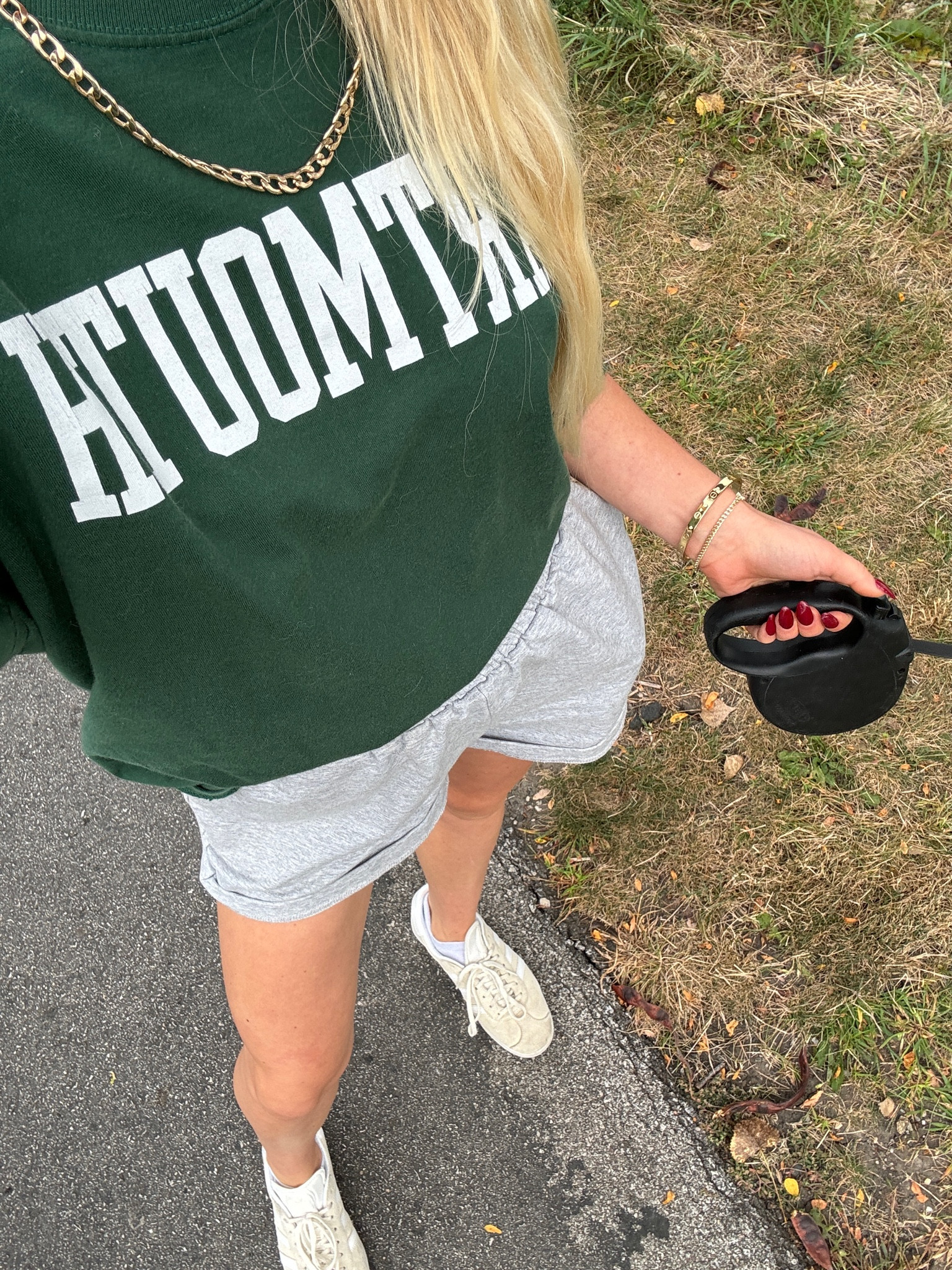 Casual fall dog walking outfit 🐾✨❤️

#LTKFindsUnder50 #LTKSeasonal #LTKActive