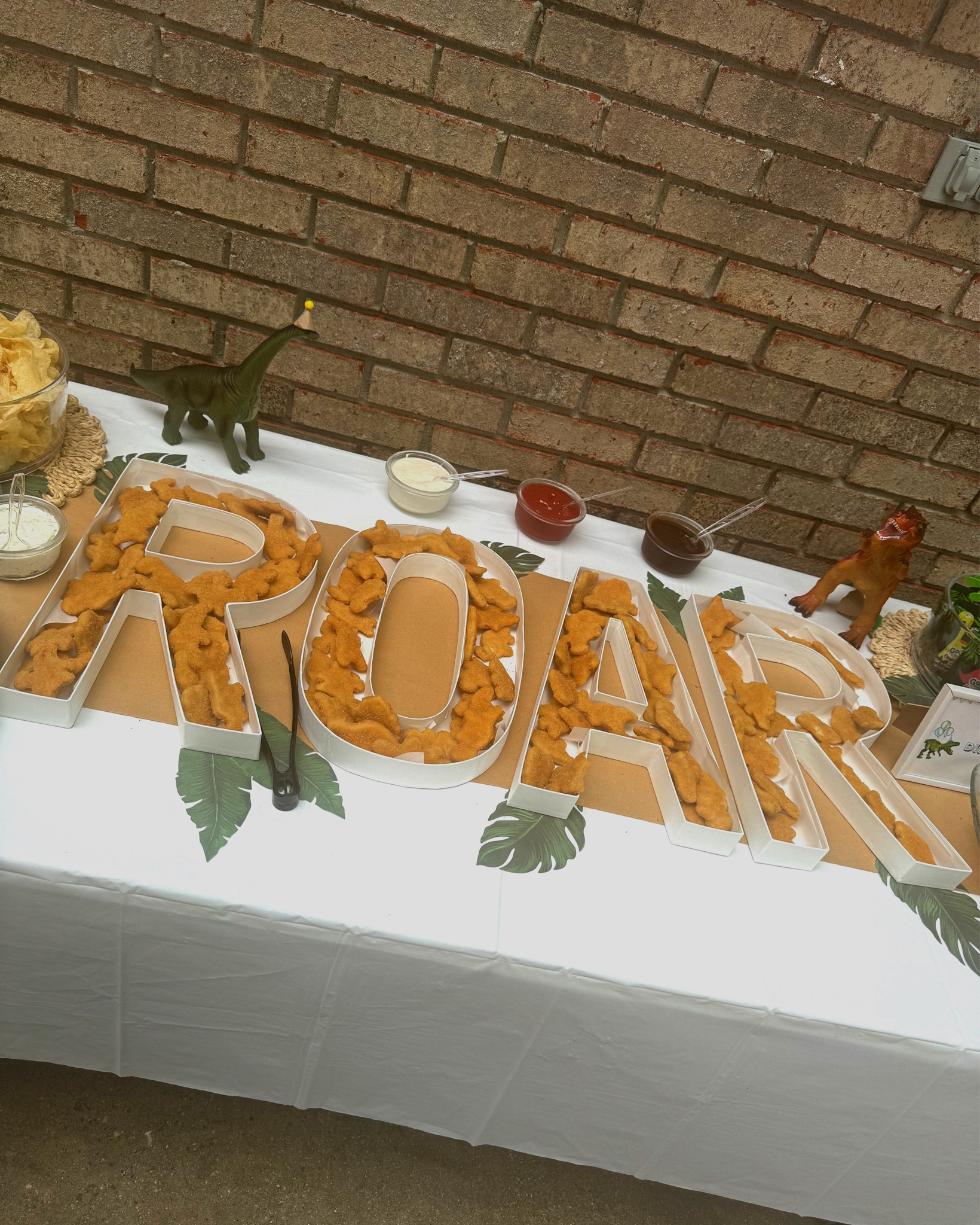 https://cdn.media.amplience.net/s/hobbylobby/2123412-81051579-IMGSET?fmt=webp&w=544&h=544&sm=mc

#LTKParties #LTKKids