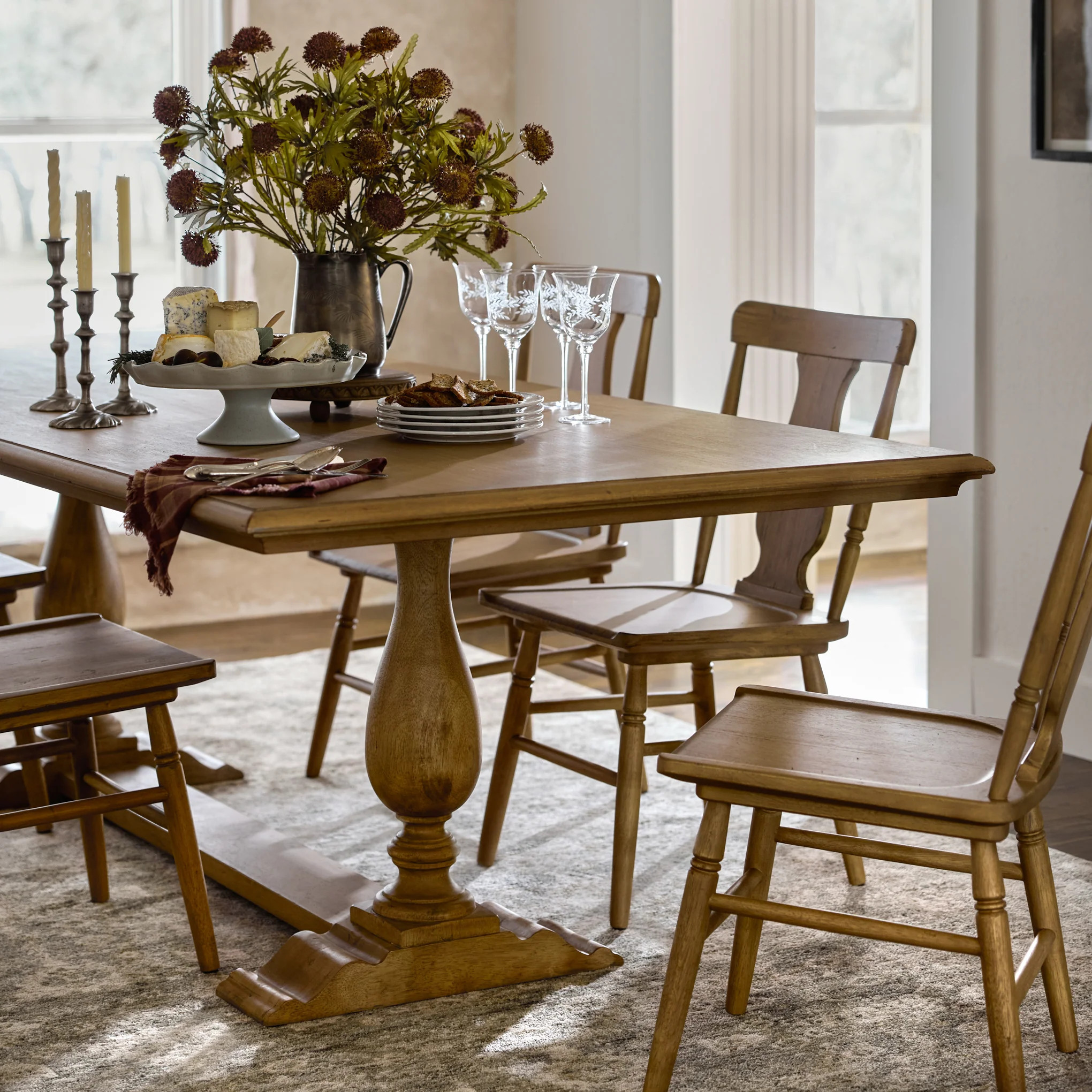 Georgia Dining Table | Magnolia