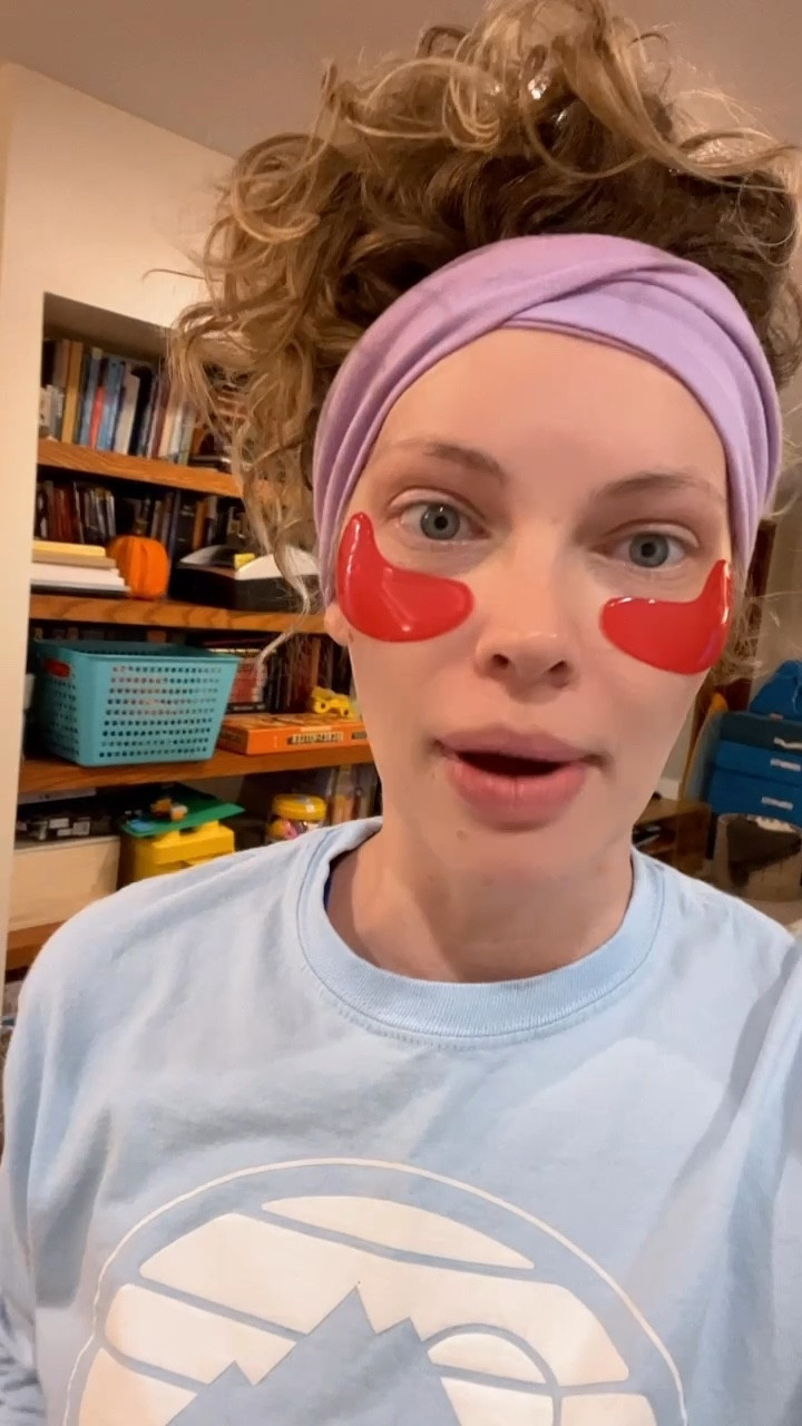 If you need some energy for your tired eyes, look no further 👏🏻😍

These Grace + Stella eye patches are da BOMB! Can get a variety pack or just stick with the yellow ones! They all are great 👏🏻