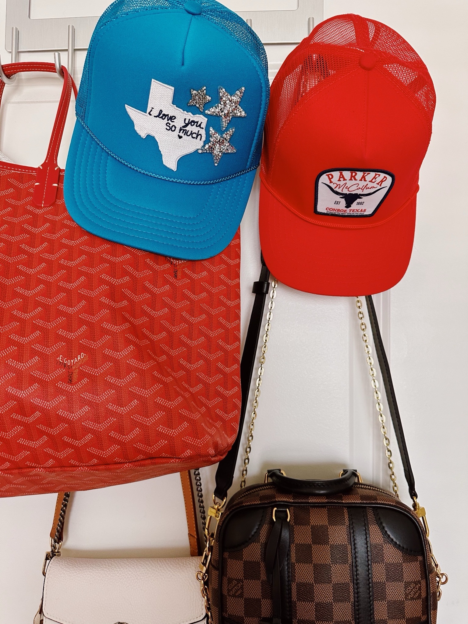 TikTok· Blue Skye & Co shop https://vt.tiktok.com/ZTLGgrnLb/?page=TikTokShop 

Link for the blue hat! 
Brand: Blue Sky & Co. 