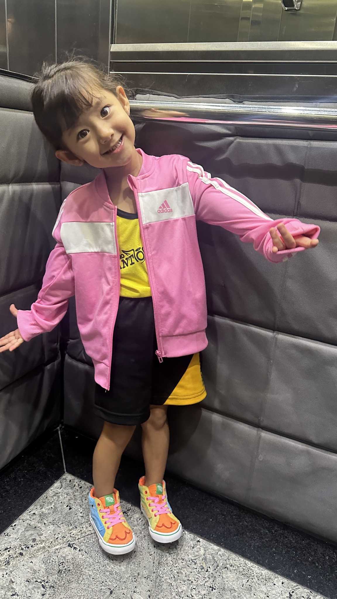ALGUÉM DA CONTA DESSE TÊNIS VANS? Pq eu babo nele e nela usando ele 🥰🥹 #tenis #filha 

#LTKfamily #LTKkids #LTKbrasil