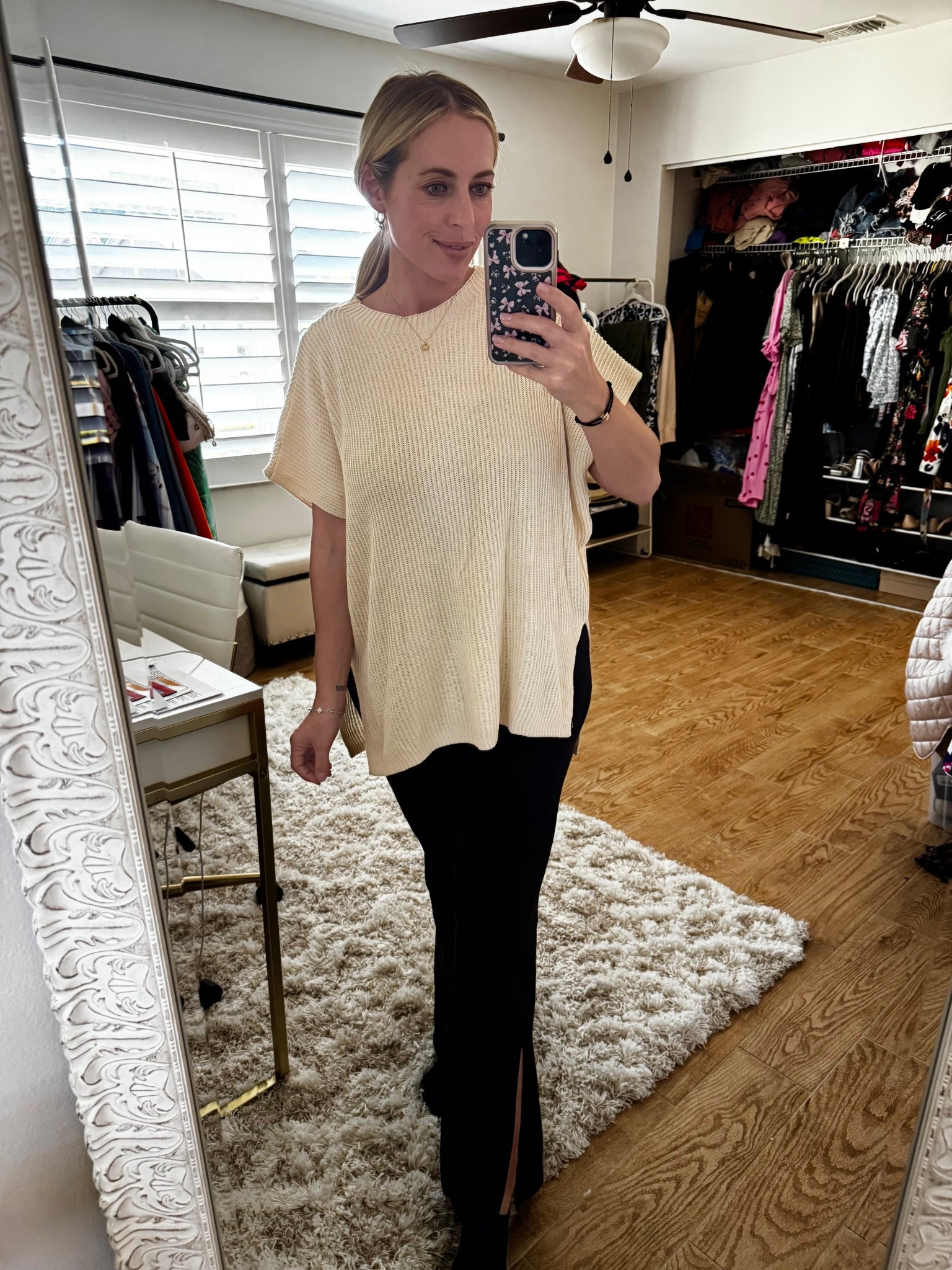 Sweater 

#LTKSeasonal #LTKootd #LTKMidsize