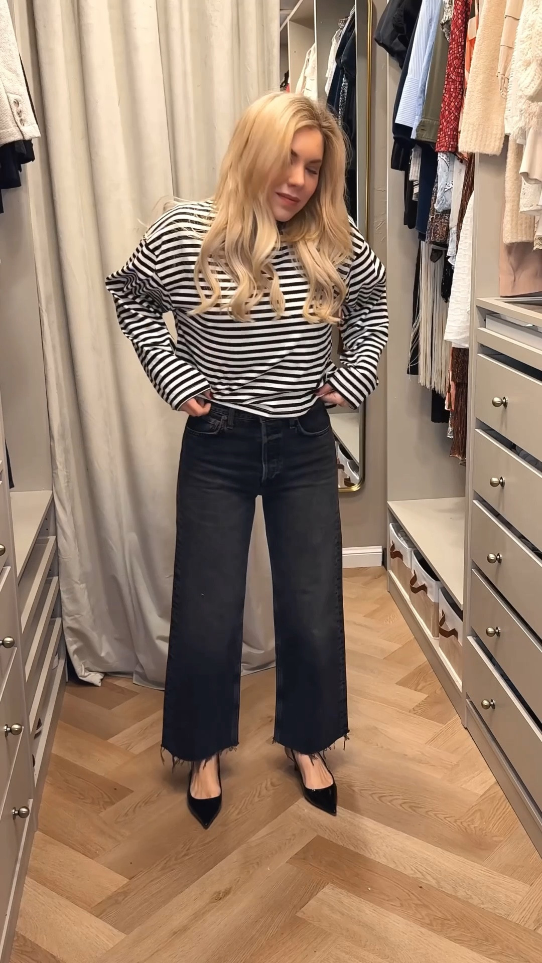 Stripe tee
Black jeans
Cropped wide leg black jeans 


#LTKootd #LTKdayinmylife #LTKSeasonal