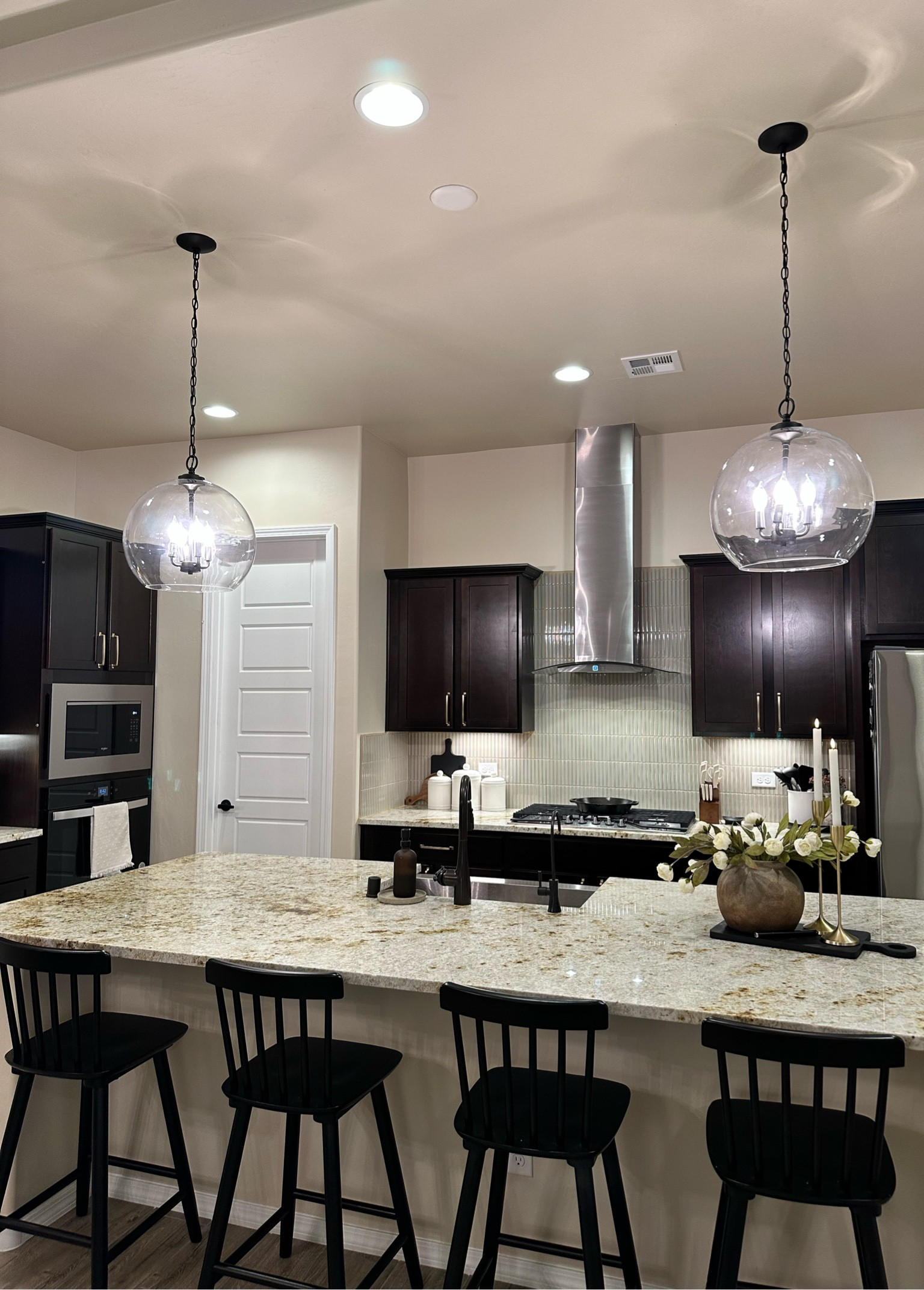 Kitchen Island Lighting! 

#kitchenlighting #pendants #interior #homedepot


#LTKFindsUnder100 #LTKStyleTip #LTKHome