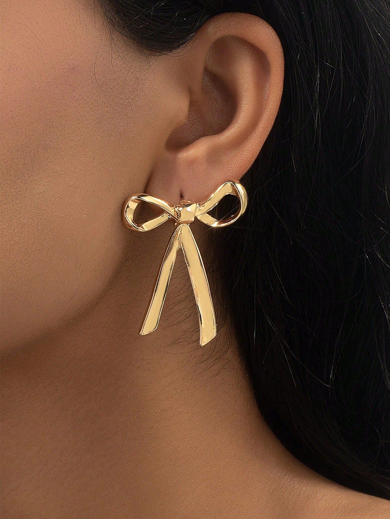 1 Pair Golden Color Metal Bow Stud Earring for Women Daily Wear Jewelry | SHEIN