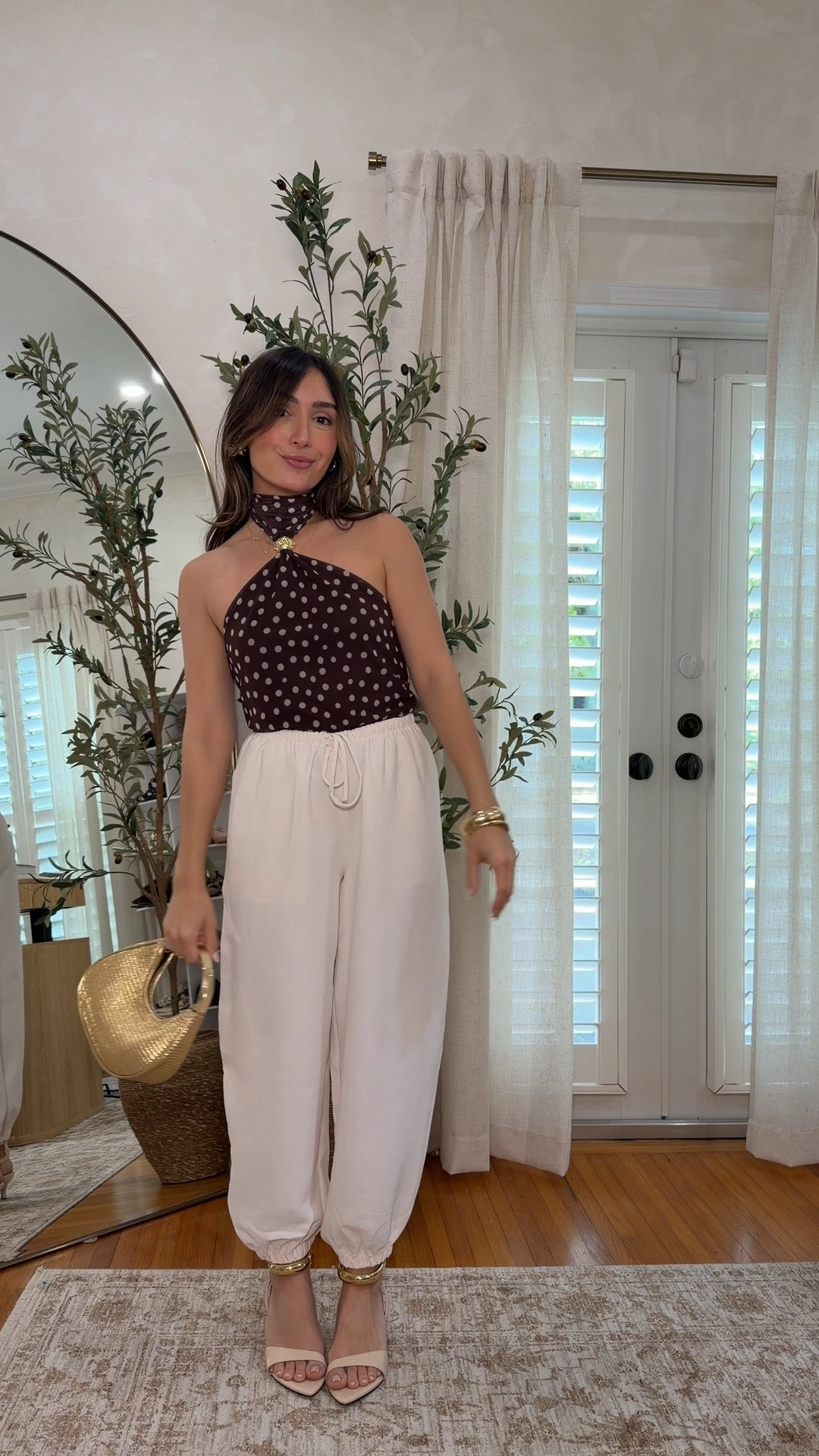 Size small tops and xs pants! Obsessed with these wrinkle-free pants  