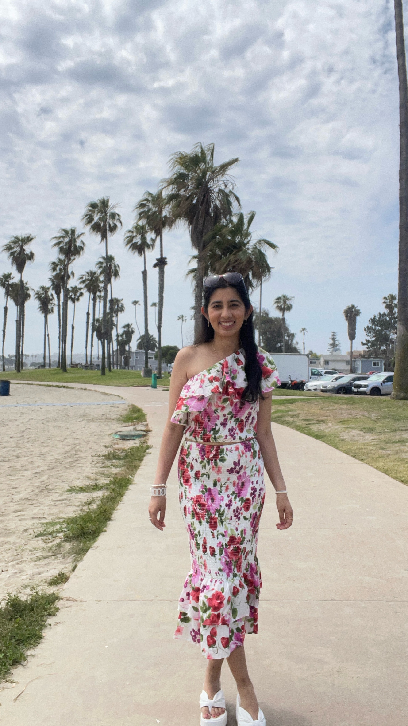 how gorgeous is this floral outfit from abercrombie tho! 💗🌺🌷🍓🌿💜🤍
totally spring themed!! 🫶🏼🫶🏼💐🌸☀️

my cutie flip flops are from forever21 but I linked similar ones from Amazon! 🤍 my jewelry is from a bunch of places but I found similar ones and linked them! ✨

#fitcheck #weekendtrip #getawaytrip #weekendgetaway #sandiego #socal #beach #beachvibes #summervibes #floral #abercrombie #dresses #dressingup #ootd #outfitinspo #creatorsearchinsights #fyp #fashion #fashiongram #style #stylegram #sunshine #vitaminsea #funinthesun #goodvibes