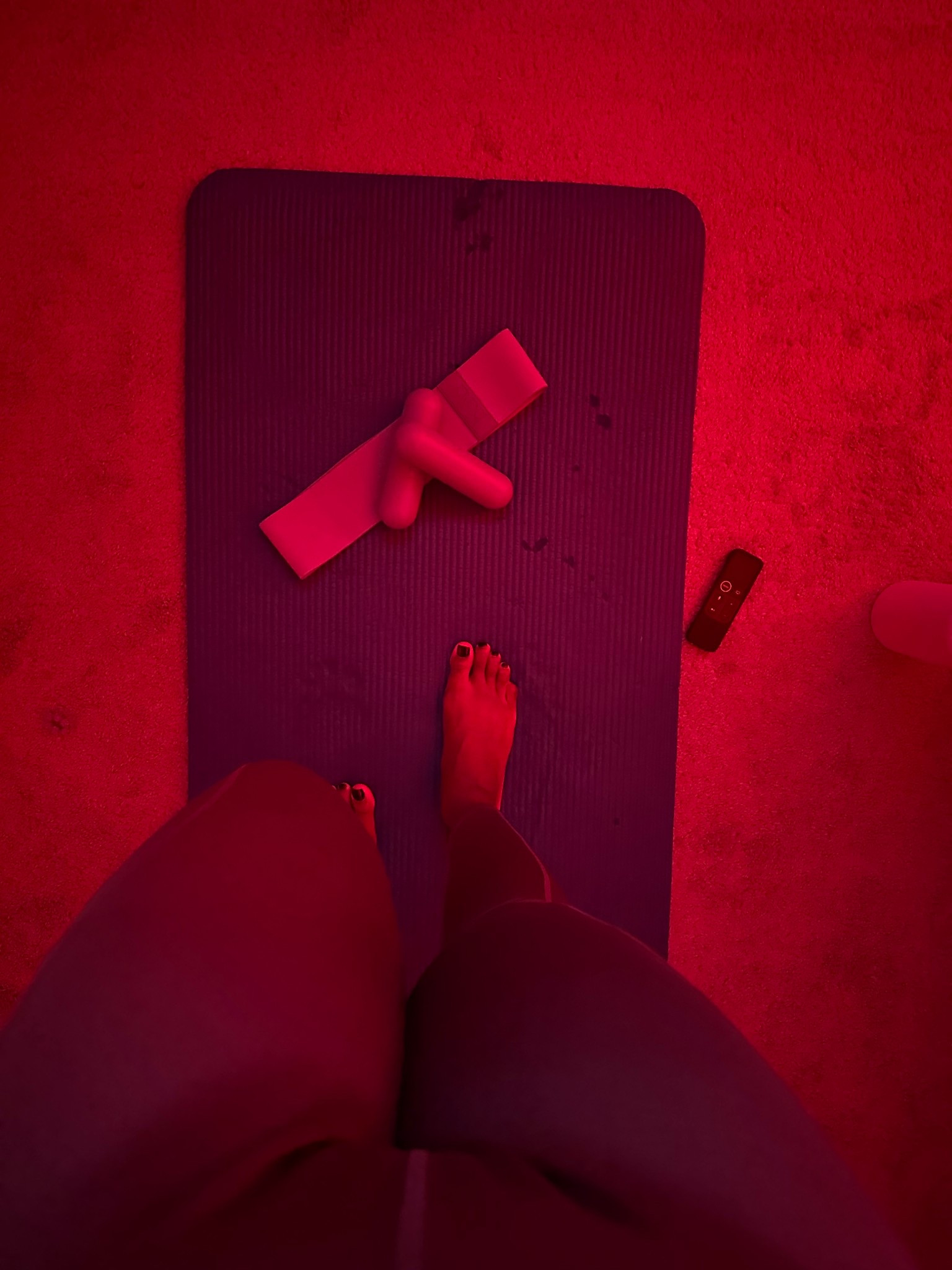 who said pilates at home can’t be moody?! today was my first time starting my 5 am routine & I kicked it off with at home mat pilates! of course I had to make it feel like a studio class, so I turned turned the lightbulbs in our bedroom red ☺️

#LTKdayinmylife #LTKfitnessgoals #LTKHome