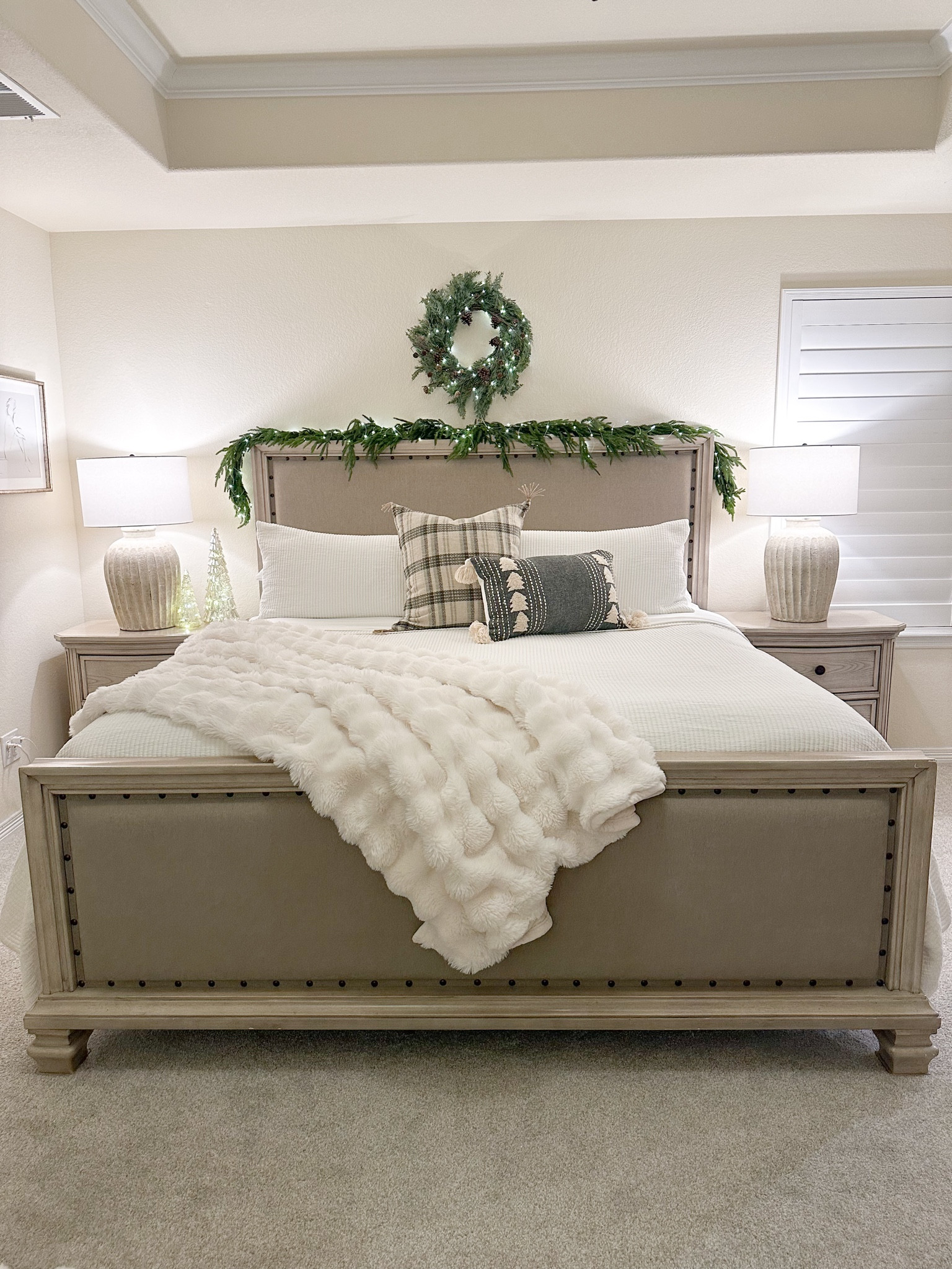 Christmas bedroom

#LTKSeasonal #LTKHoliday #LTKHome