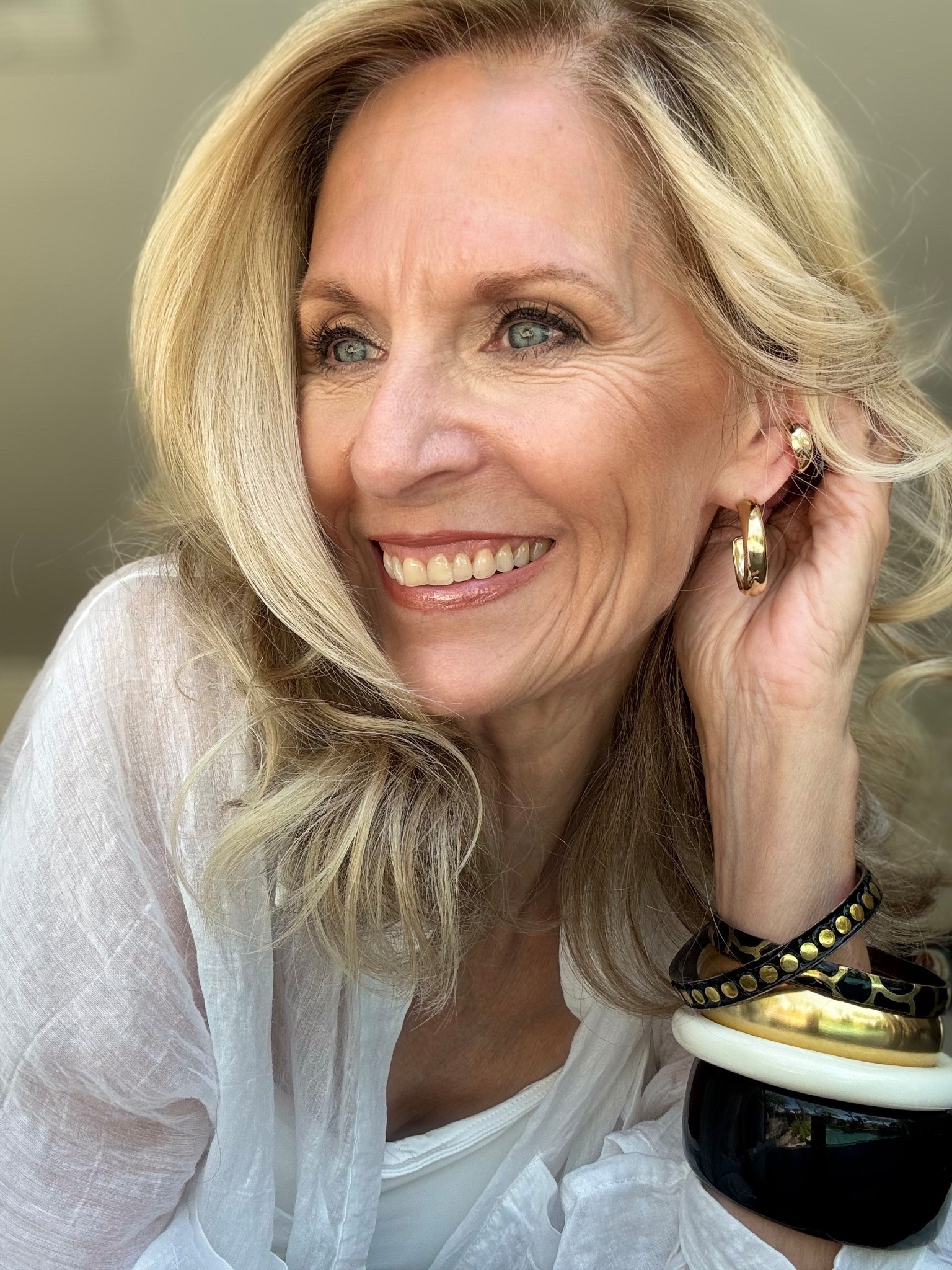 Elevate your everyday

I love bangles and stacking your cuffs that I’m seeing on the jewelry fashion scene.

This is a mixture of my Mom’s, my Mother-in-law’s and my own cuffs/bangles. Can you guess which ones are mine?

Plus, why not do a cuff on your ear and stack it with a hoop, both from @_jennybird 

This is such a cool look. Jewelry is that accessory that can take a plain outfit to next level chic.

Follow me for more 50+ style inspiration.

Use Code DEBORAH10 for 10% off @_jennybird 

#LTKStyleTip #LTKOver40