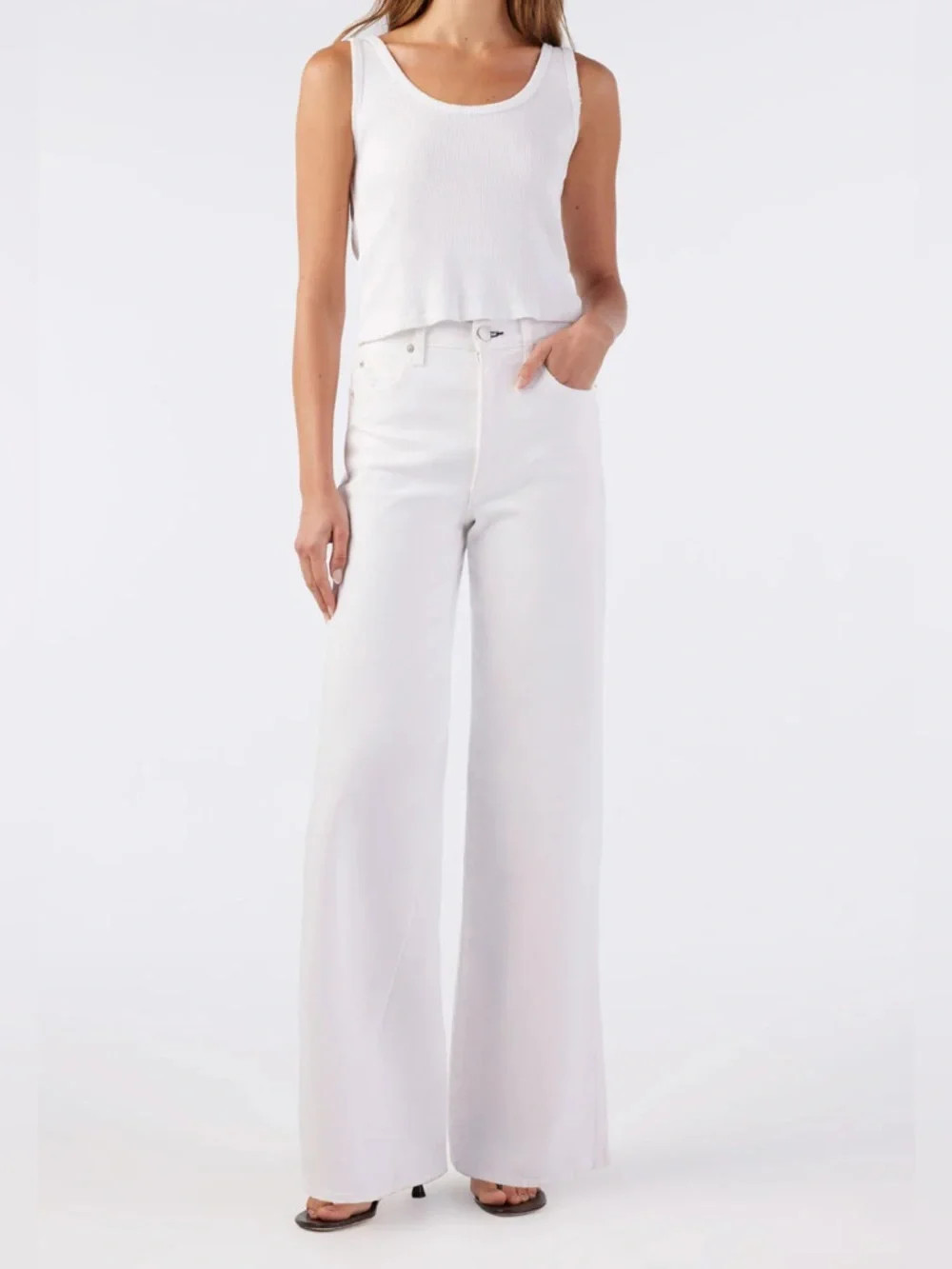 AMO | Poshmark