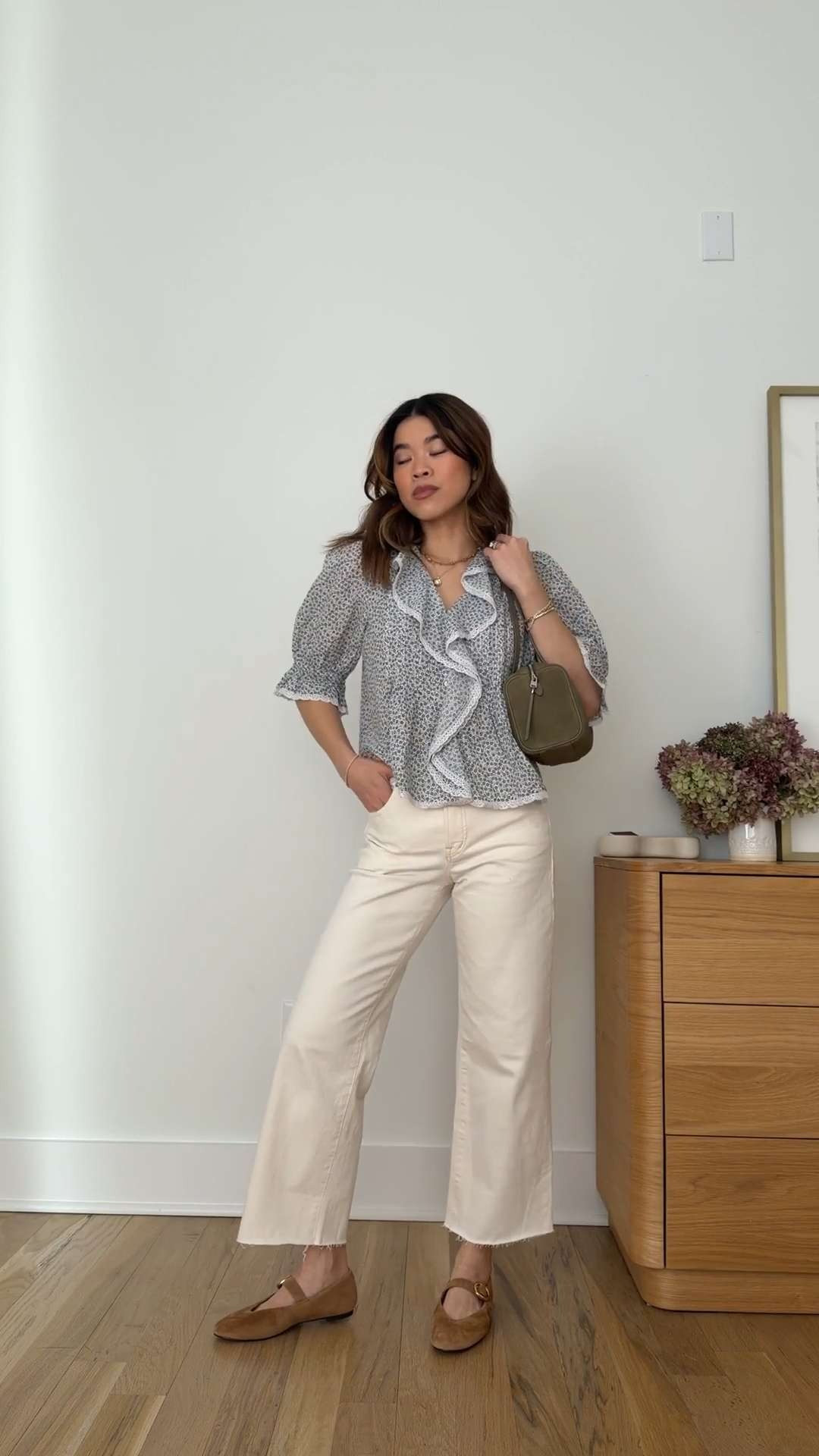 Sizing info:
•blouse size XS
•jeans size 24 petite in vintage canvas

petite fashion, get dressed with me, outfit inspiration, ootd, nashville outfit, Nashville influencer, petite style, vacation style, casual outfits, mom style, petite pants, spring outfits, spring outfit info, spring pants, spring outfit idea, spring top, spring bag, spring sweater, spring shoes, bag, purse, denim, jeans, Madewell, what pants, white jeans, white denim 

 

#LTKgrwm #LTKootd #LTKPetite