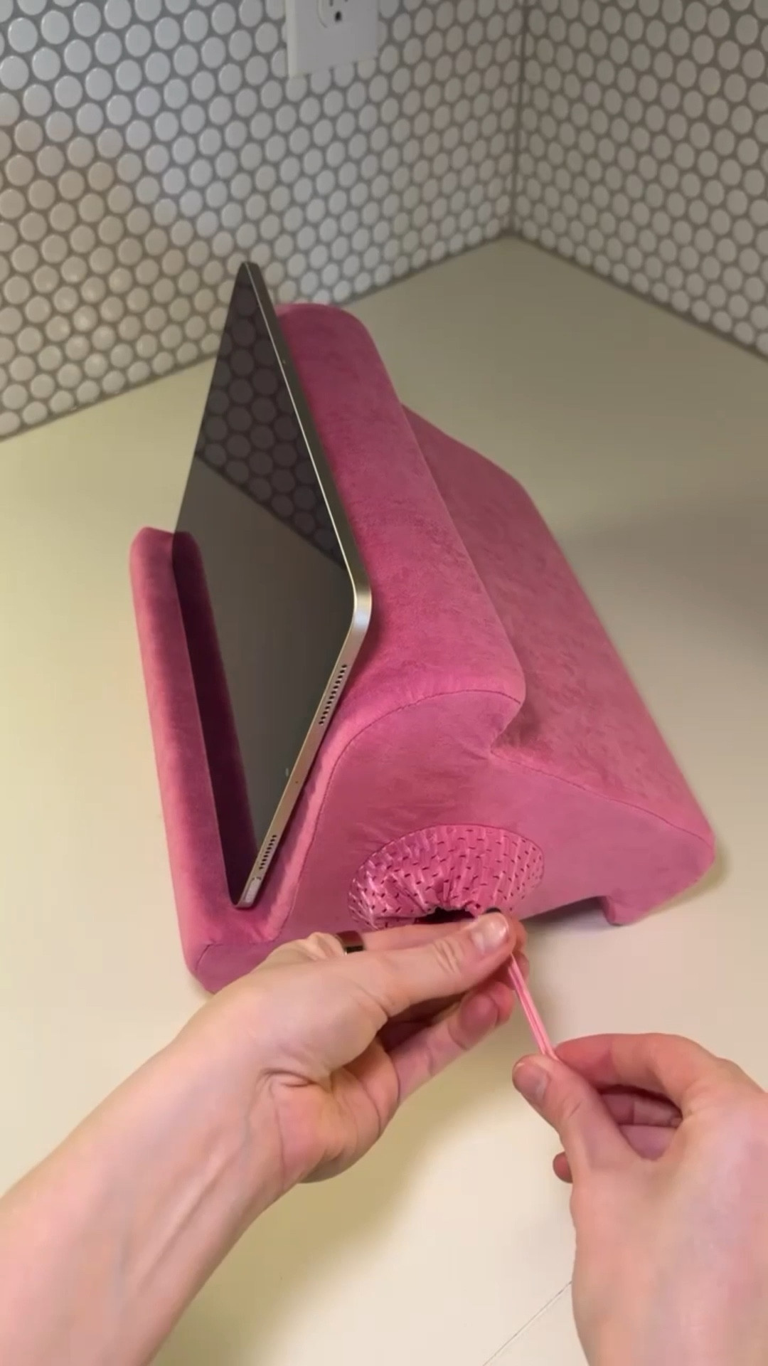 This tablet pillow stand is a great gift and it’s under $50 on Amazon!

#LTKHome