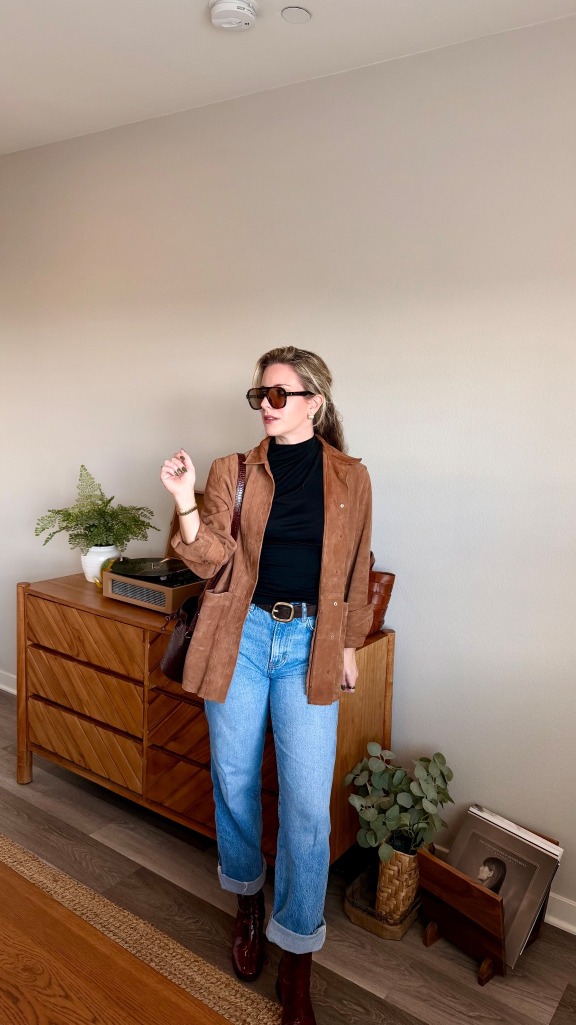fall uniform unlocked 🤎
sezane will jacket + reformation val jeans + everlane knit + axelle boots = effortless cool girl energy 🍂

#sezane #reformation #everlane #falloutfit #ootd #frenchstyle #effortlesschic #quietluxury #fallfashion #neutraloutfit #capsulewardrobe #fallstyle #fallcapsulewardrobe #outfitinspo #cozyfallstyle #minimalstyle #timelessfashion #sezanewilljacket #fallwardrobe #elevatedbasics #frenchgirlstyle

#LTKSeasonal #LTKStyleTip #LTKFall #LTKOutfits #LTKunder100

#LTKGiftGuide #LTKCyberWeek #LTKootd