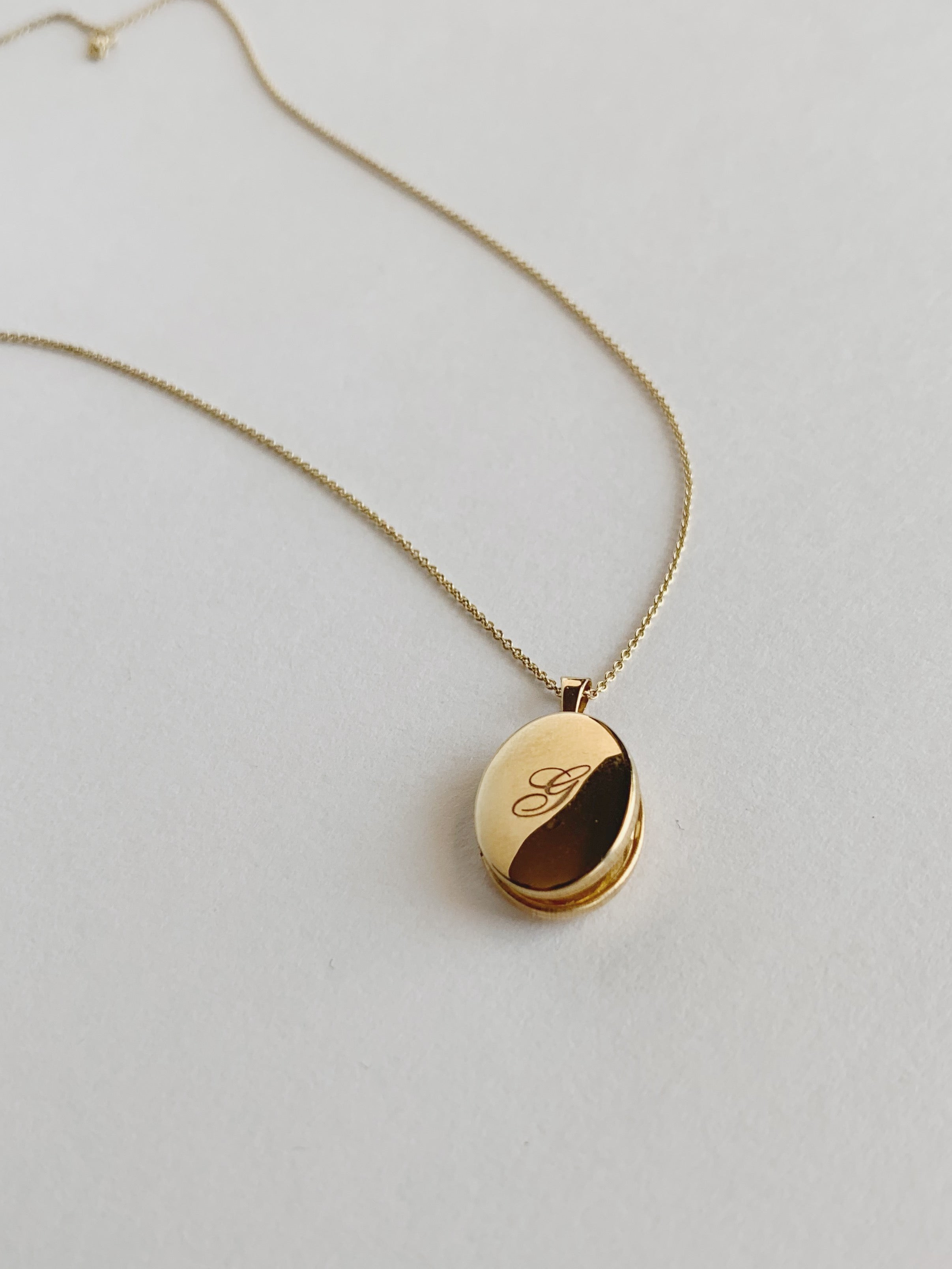 Maison Oval Locket Necklace I | Kinn