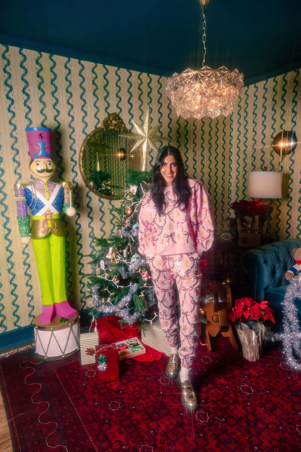 Light Pink Gingerbread Men & Bows Sweatshirt | Queen of Sparkles