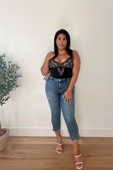 Casual date night outfit!
This shaping bodysuit is perfect for a night out, make it more casual with jeans but you can dress it up. I am wearing a size XL as a size 12. 


Midsize fashion, midsize style, amazon finds 

#LTKmidsize #LTKunder50 #LTKstyletip