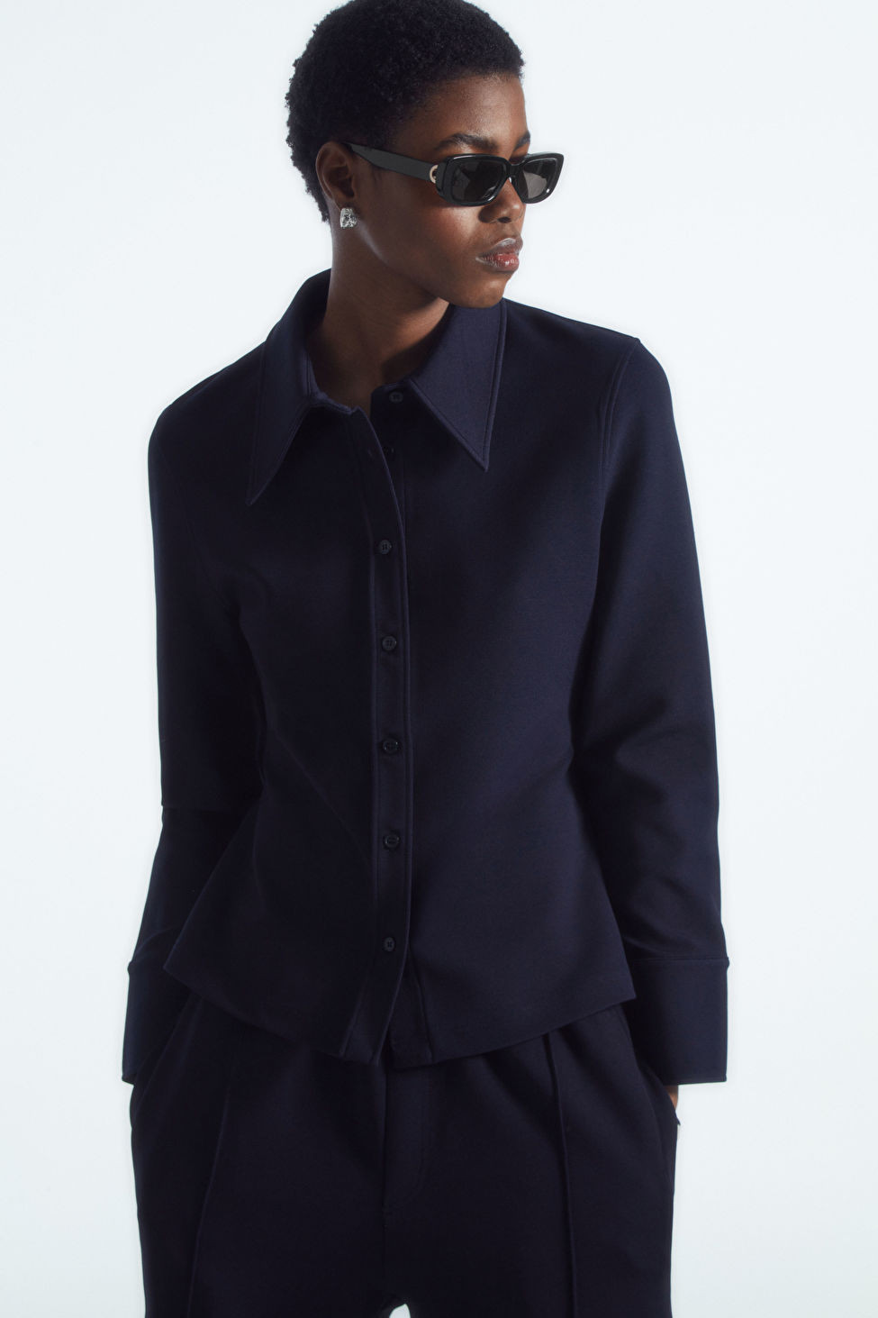 EXAGGERATED-COLLAR JERSEY SHIRT | COS (EU)