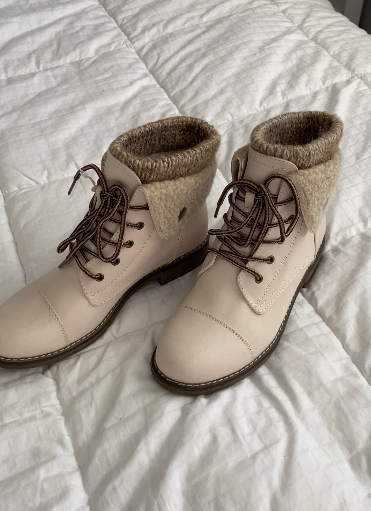 Amazon boots, amazon booties, amazon WOMENS boots, fall boots, winter boots, winter booties, winter style, fall style, winter fashion, white boots

#LTKstyletip #LTKsalealert #LTKSeasonal