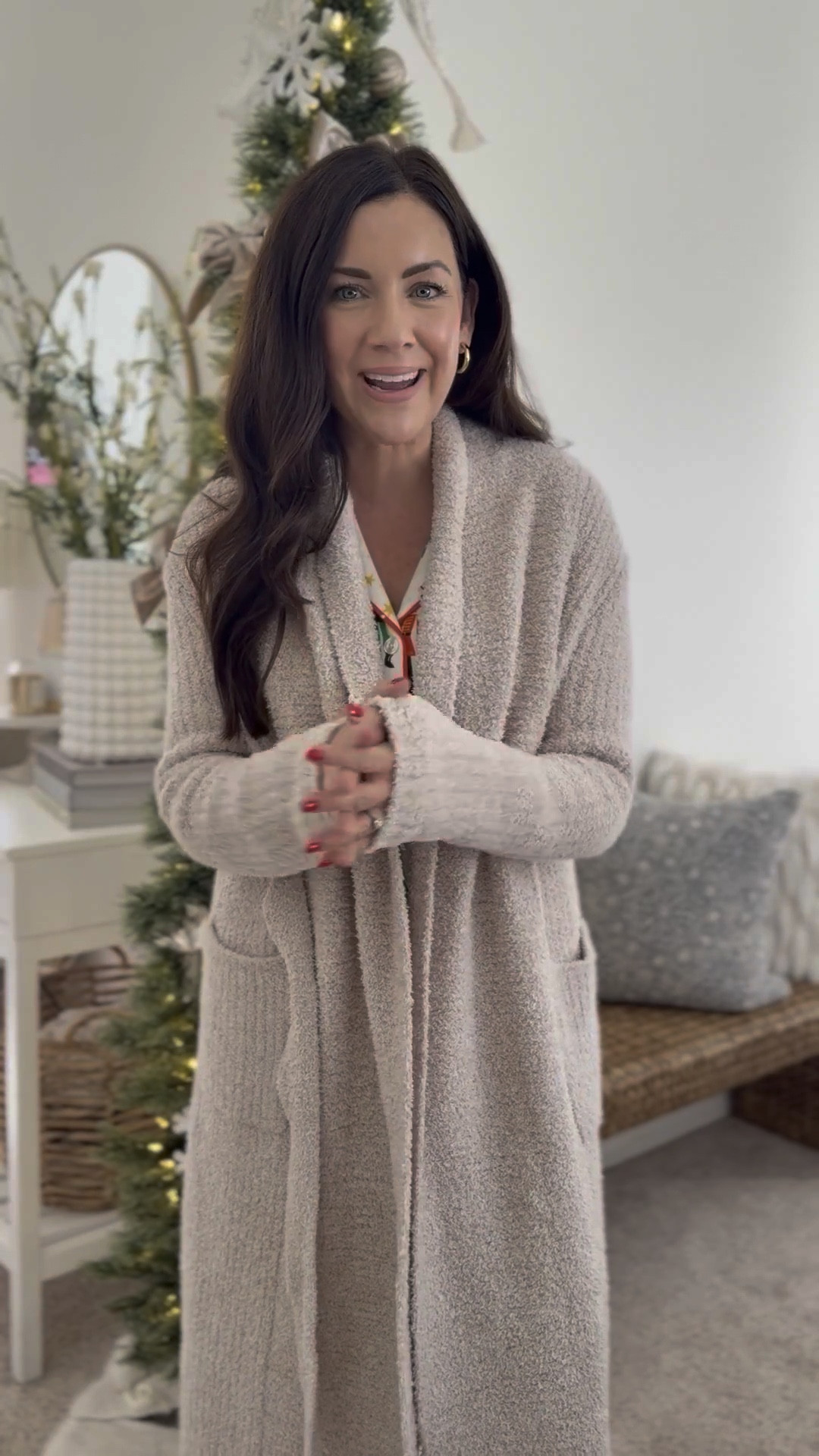 @kohls #AD #KohlsPartner #KohlsFinds
The gift of cozy for her! This robe is so luxurious & feels like a blanket! Wearing a small & medium in the pjs
•both on sale & ship free on orders $25+ 

#LTKCyberWeek #LTKHoliday #LTKSaleAlert