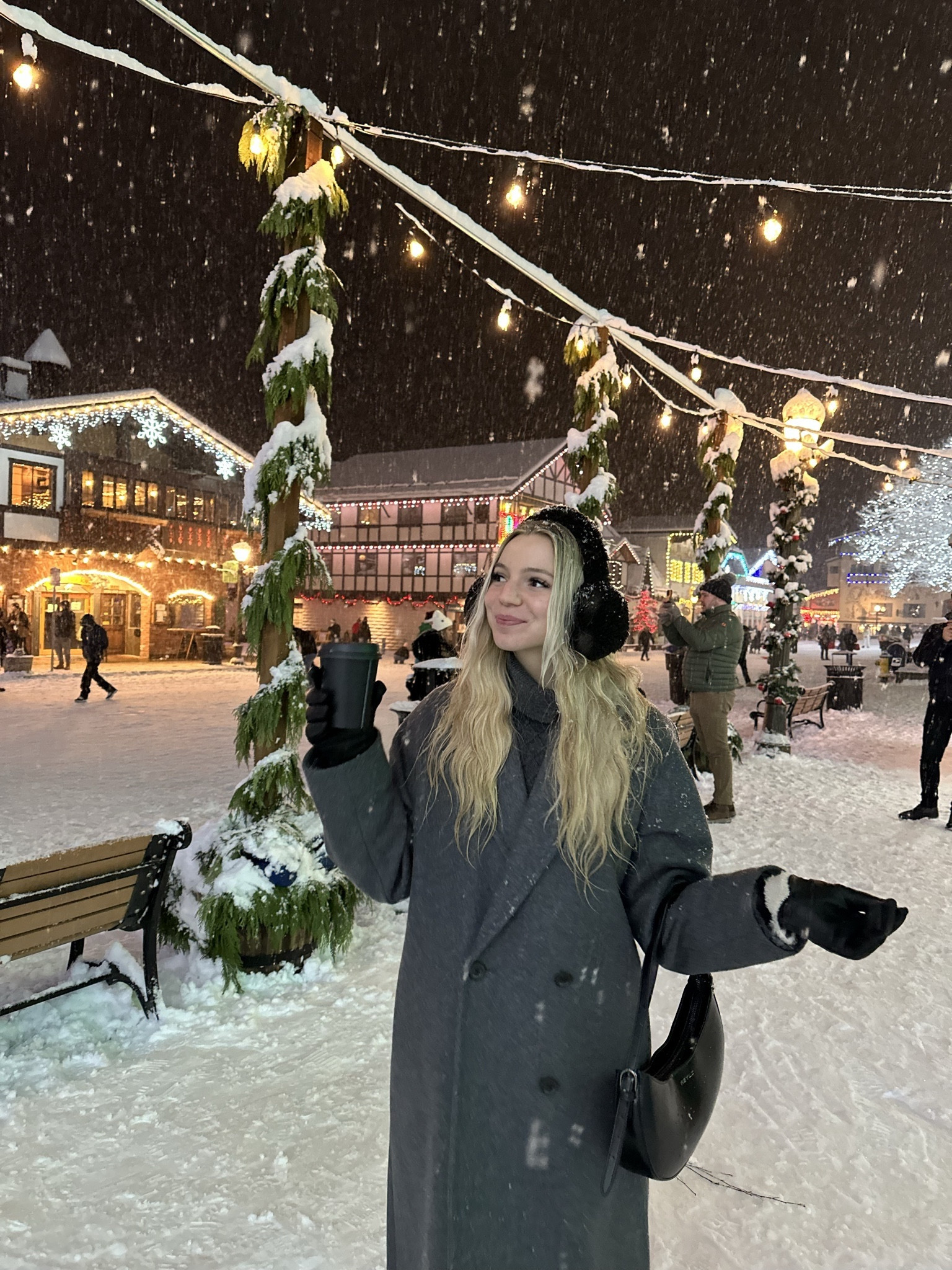 Cozy winter fit ❄️
Jacket wearing size small! Oversized fit 


#LTKSeasonal #LTKHoliday #LTKstyletip