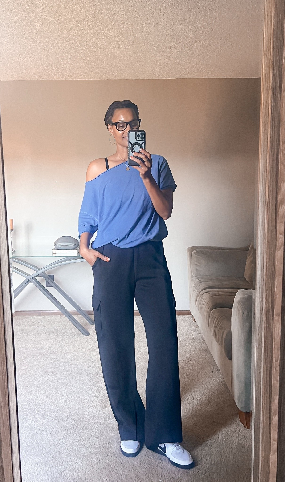 Grabbed these wide leg cargo sweatpants in a tall from old navy and my off the shoulder tee is from @Aerie this past spring. Exact top is out of stock but I’ll link something similar with long sleeves for the fall.